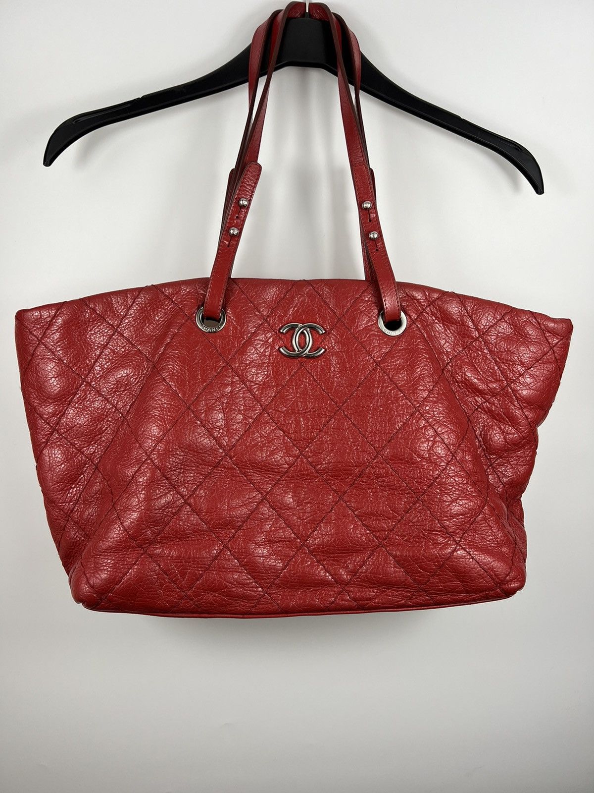 Chanel Chanel On The Road Tote Red Calfskin Leather Bag Size ONE SIZE - 2 Thumbnail