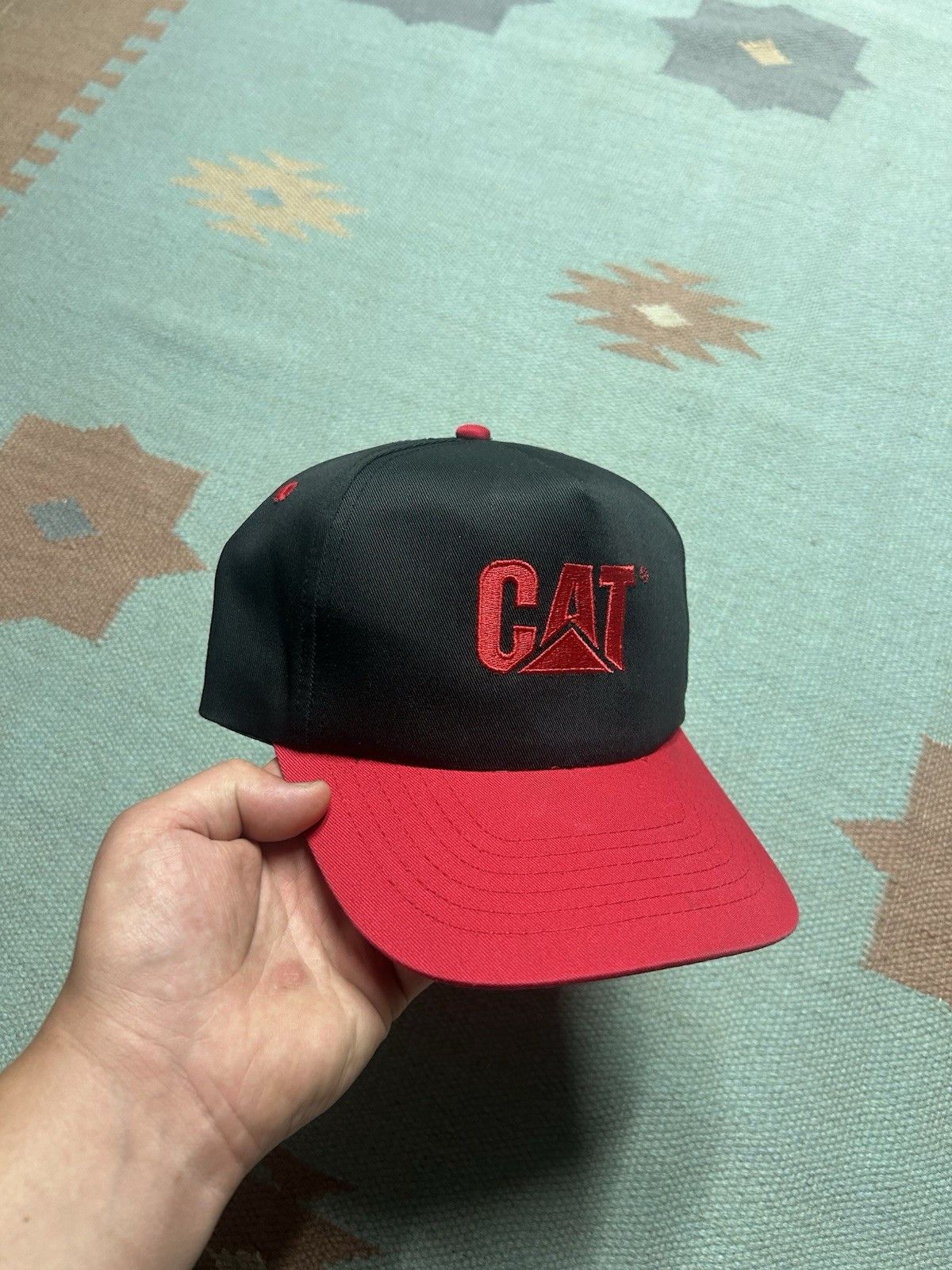 Vintage Vintage SnapBack hat Cat caterpillar red 2 tone construction Size ONE SIZE - 1 Thumbnail