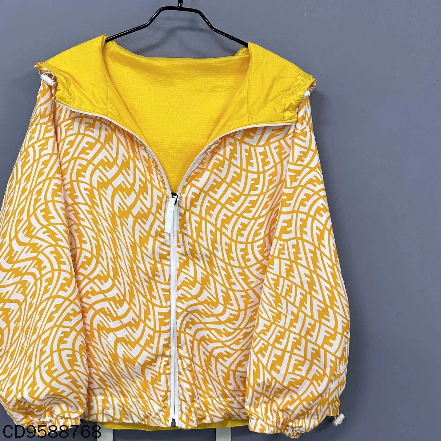 Fendi FENDI 2-Sided All-Over Print Shell Jacket M Size M / US 6-8 / IT 42-44 - 2 Thumbnail