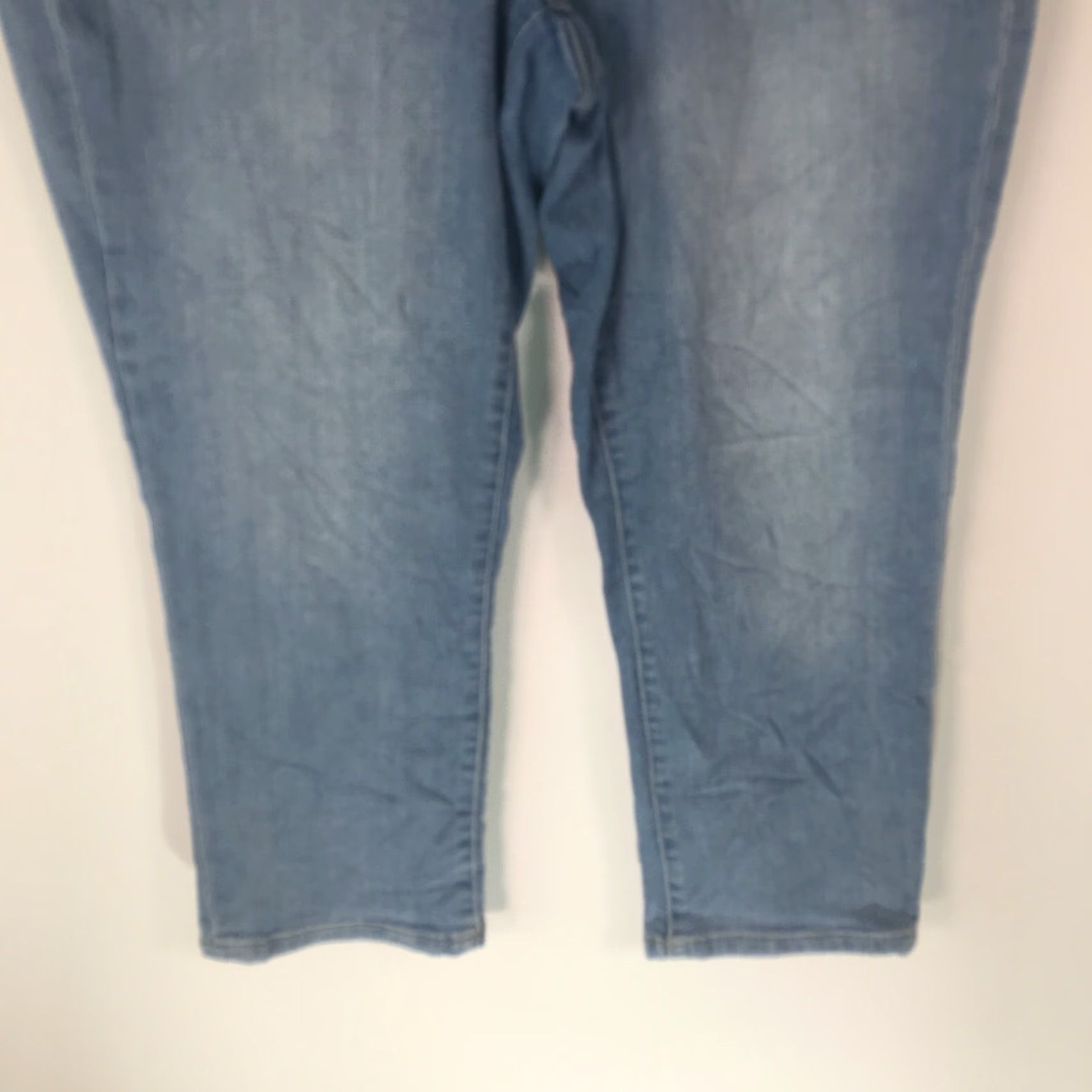 Chaps Chaps Jeans Womens Casual Regular Ankle Denim Blue Size 6 Slim Fit Stretch Mid Rise 21 Inseam 4 Pockets Blue Denim Straight Leg Casual Jeans Womens Size 28" / US 6 / IT 42 - 5 Thumbnail
