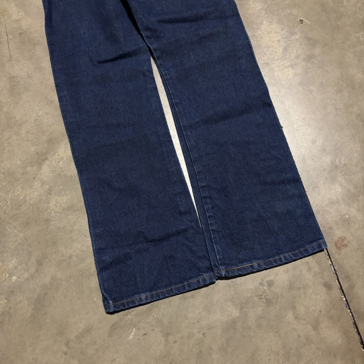 Levi's Vintage Levis 517 Boot Cut Jeans Relaxed Dark Wash Western Size US 33 - 9 Thumbnail