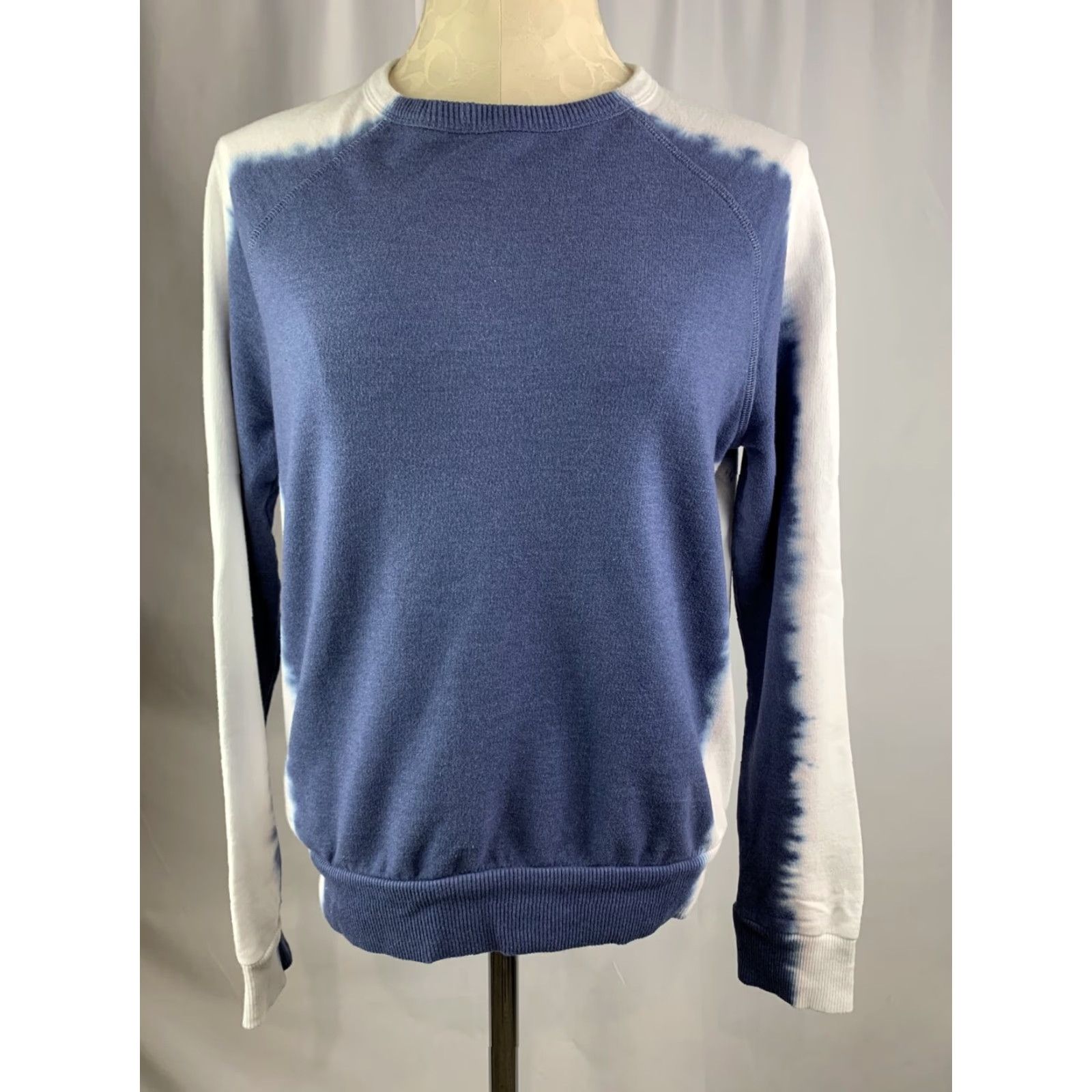 Vintage VINTAGE Universal Thread Sweatshirt Long Sleeve Sweatshirt Women XS Slate Blue White Bleach Stripe 60% Cotton 40% Polyester Womens XS Bleach Stripe Size XS / US 0-2 / IT 36-38 - 4 Thumbnail