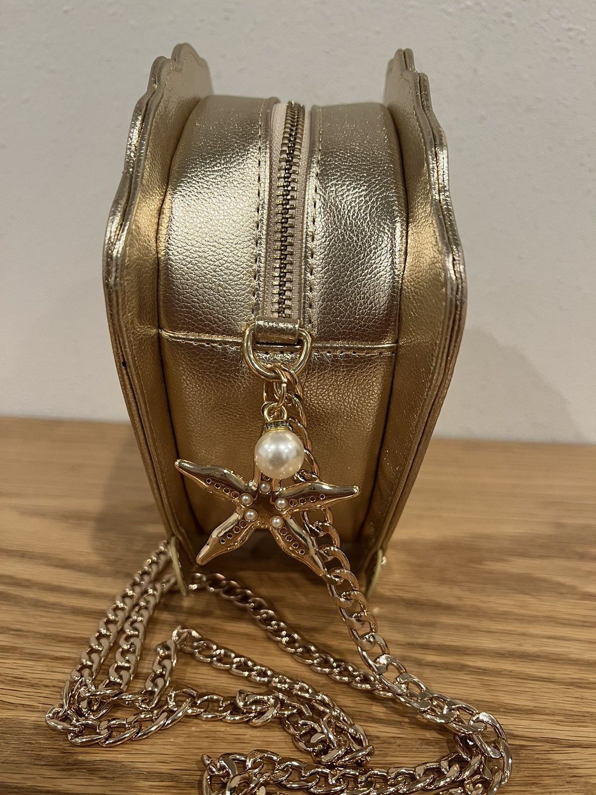 Disney Skinny Dip x Disney London Mermaid Clam Shell Crossbody Bag Size ONE SIZE - 2 Thumbnail