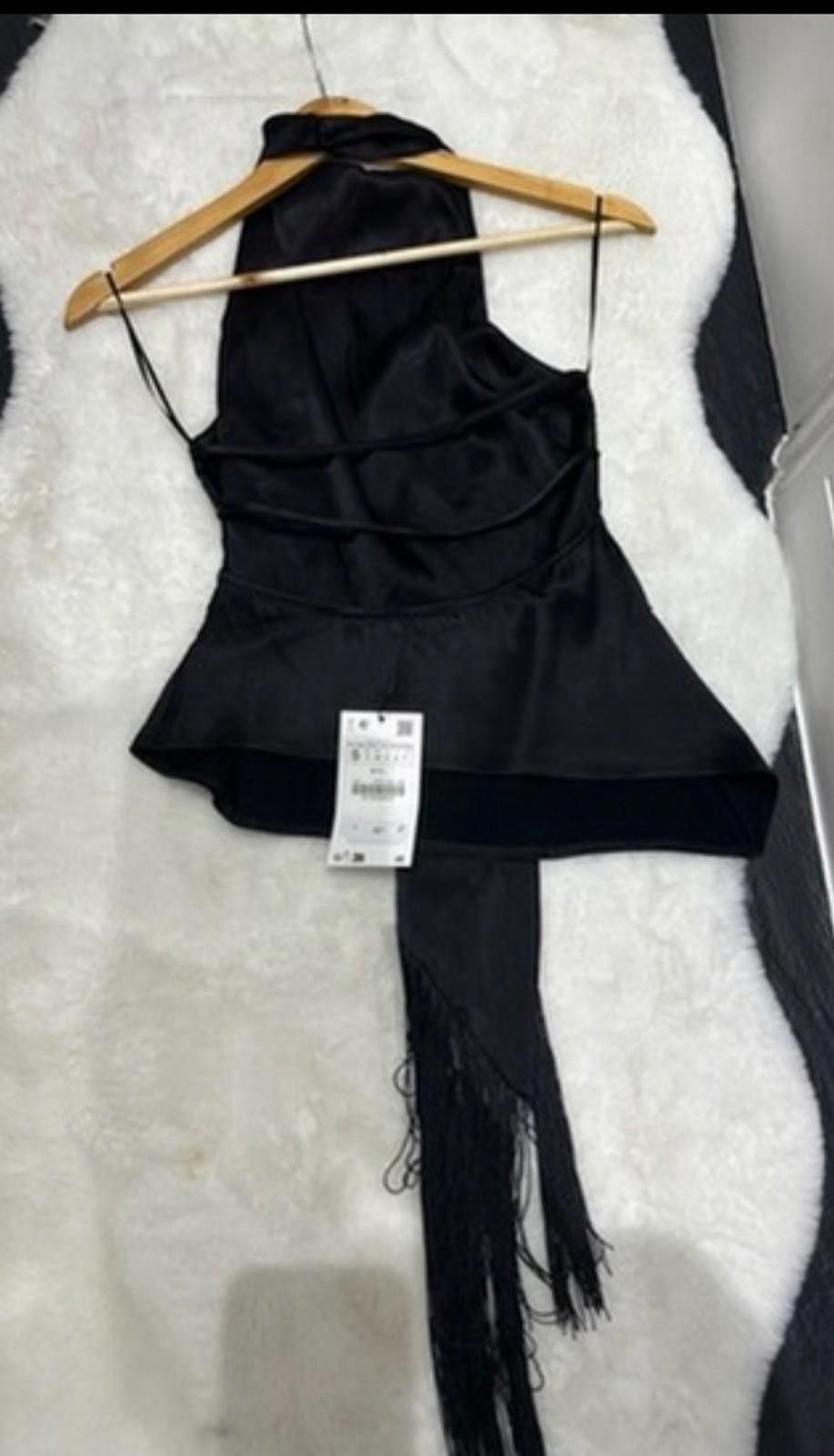 Zara ZARA black halter neck top with open back BNWT Size S / US 4 / IT 40 - 2 Thumbnail