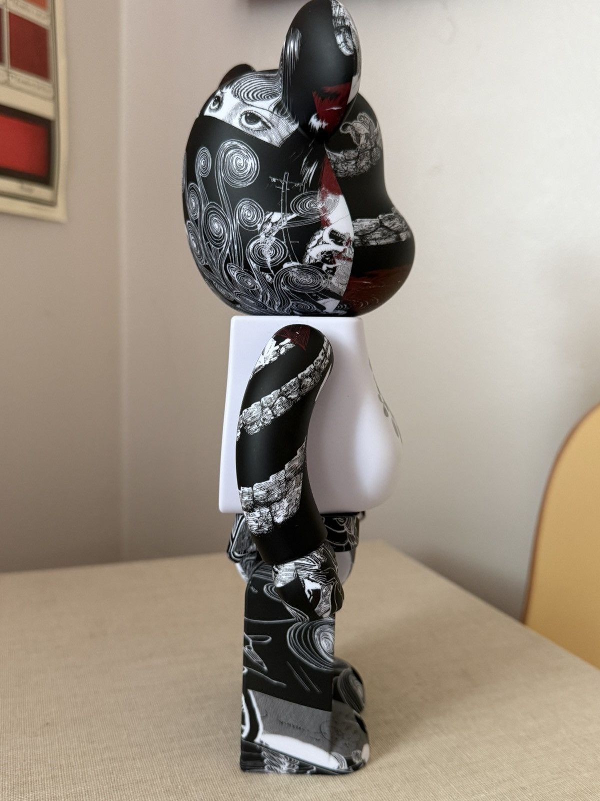 Other Bearbrick x S'YTE x Junji Ito Uzumaki 1000% Size ONE SIZE - 6 Thumbnail