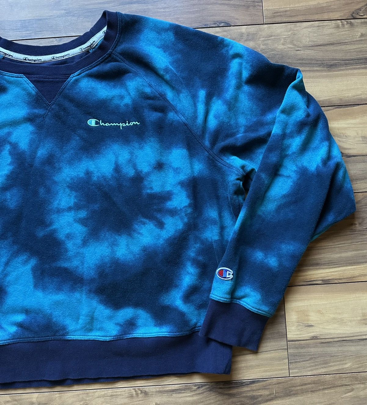 Champion Champion blue tie dye crewneck Size US XS / EU 42 / 0 - 3 Thumbnail