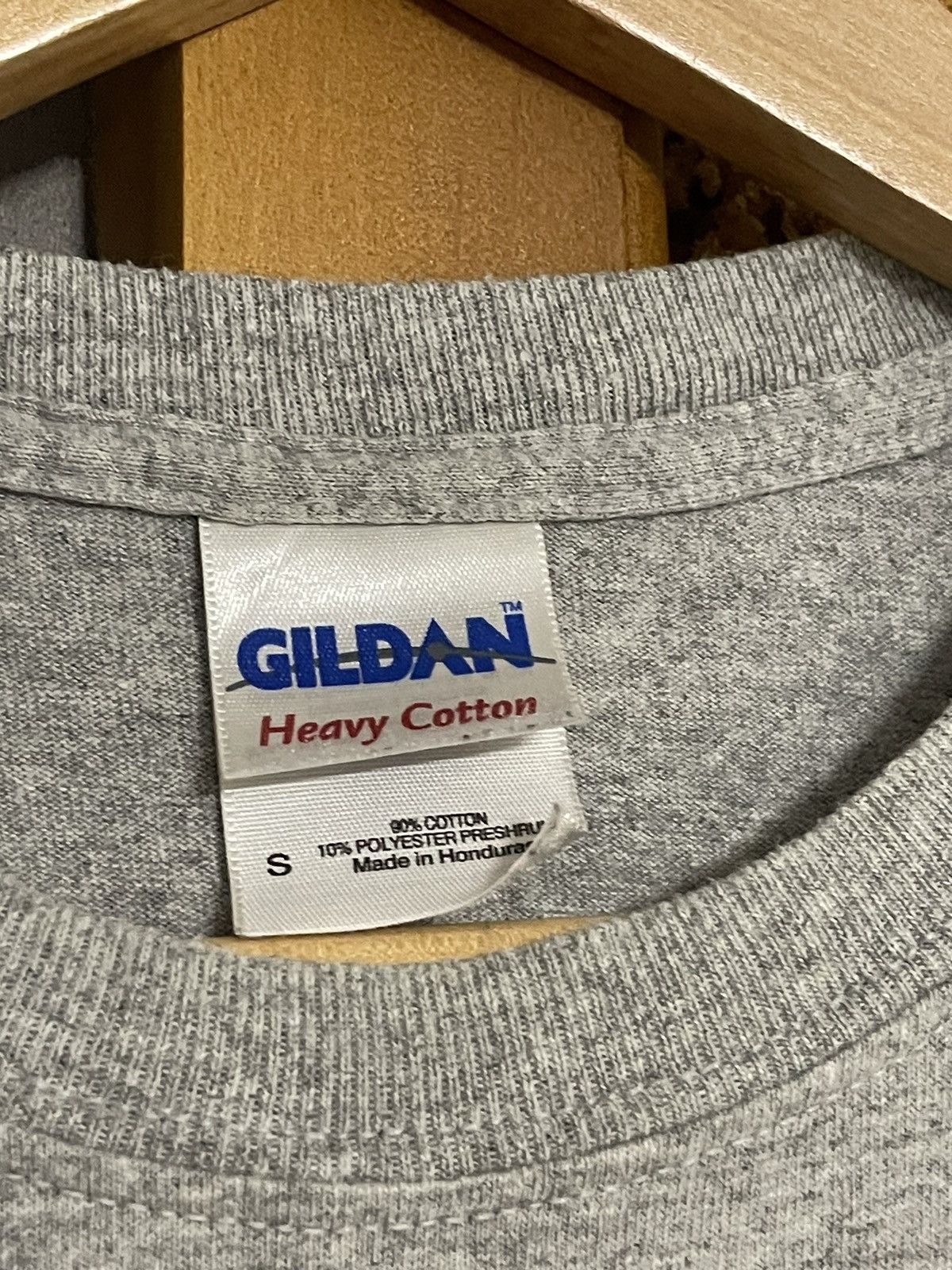 Gildan Vintage Banksy Girl and Soldier tee Size US S / EU 44-46 / 1 - 5 Thumbnail
