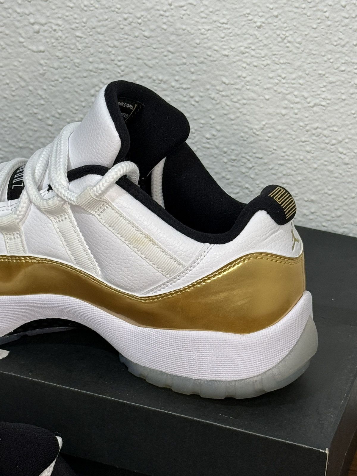 Jordan Brand × Nike Nike Air Jordan 11 Retro Low Closing Ceremony size 9.5 Size US 9.5 / EU 42-43 - 8 Thumbnail