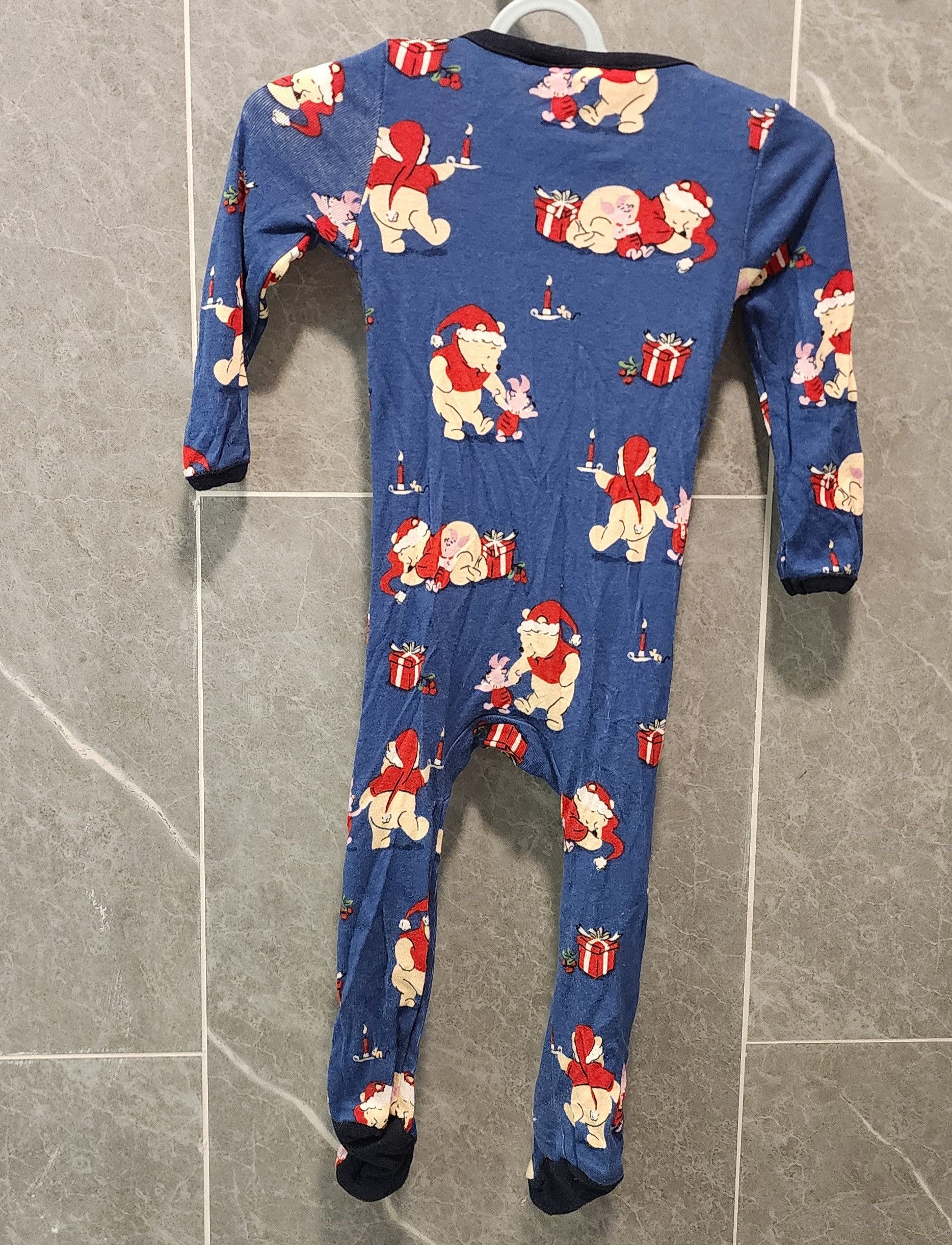 Disney NWT Disney Munki Baby Winnie the Pooh Holiday Footie 6/9 Mo Size XXS / US 00 / IT 34 - 2 Thumbnail
