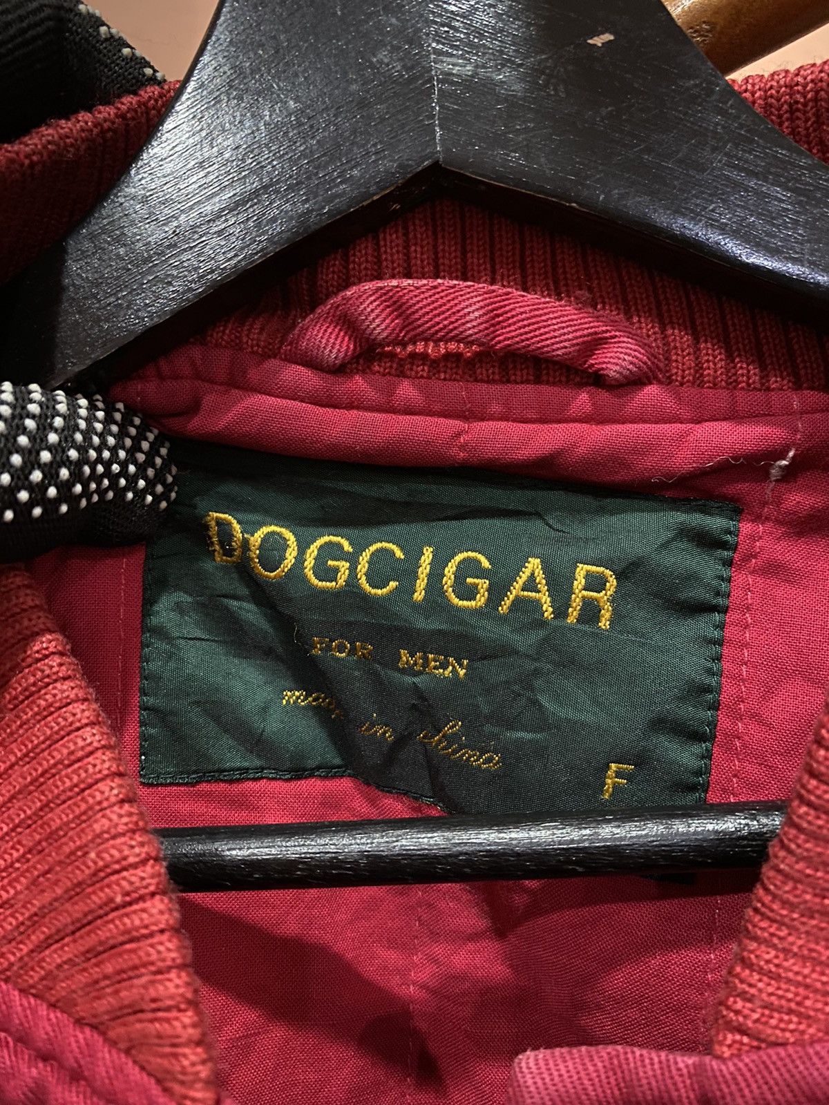 Japanese Brand Dogcigar Red Bomber Jacket – Classic and Bold Men Outerwear Size US L / EU 52-54 / 3 - 4 Thumbnail