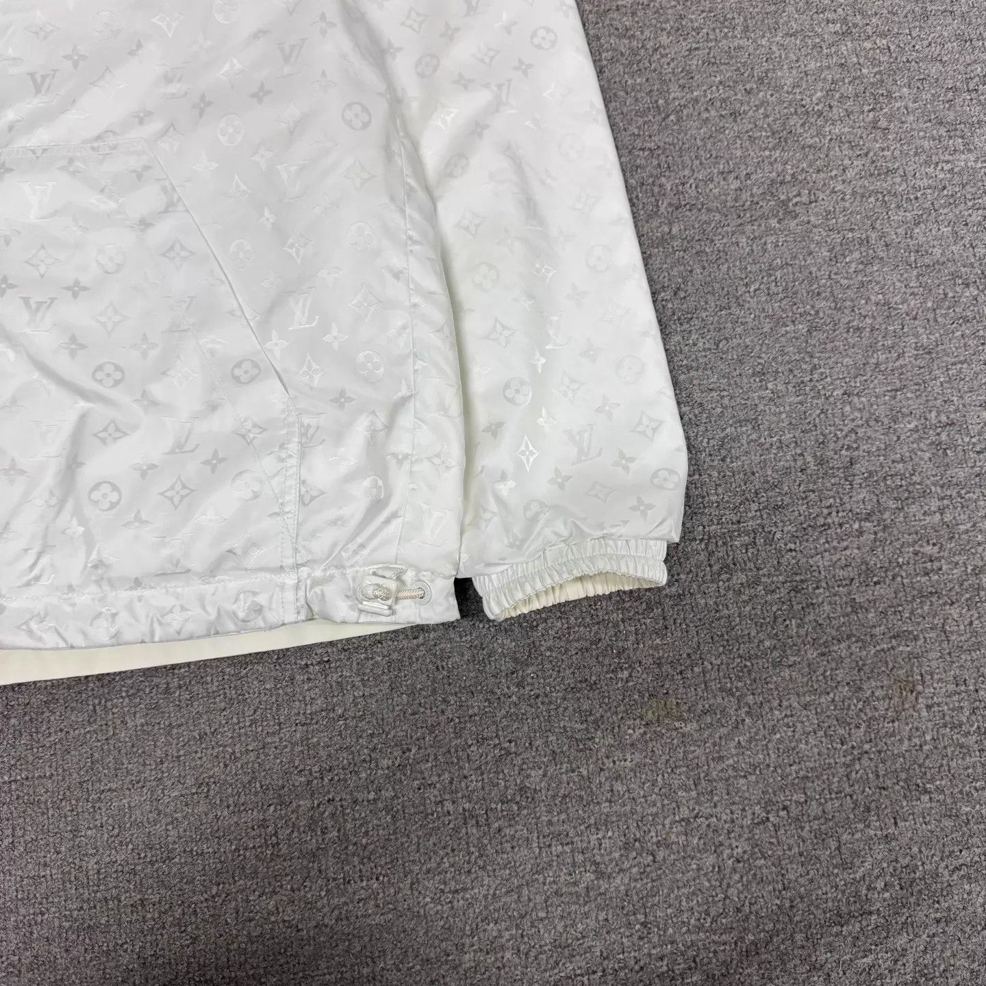 Louis Vuitton LV double-sided Monogram white hooded jacket size52 Size US L / EU 52-54 / 3 - 5 Thumbnail