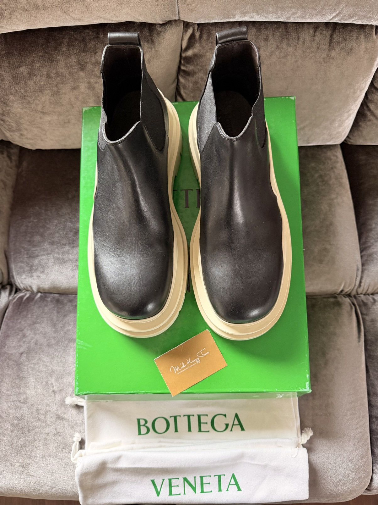 Bottega Veneta BNWT ! Rare $1100 Bottega Veneta Chelsea Leather Lug Boots Size US 11 / EU 44 - 3 Thumbnail