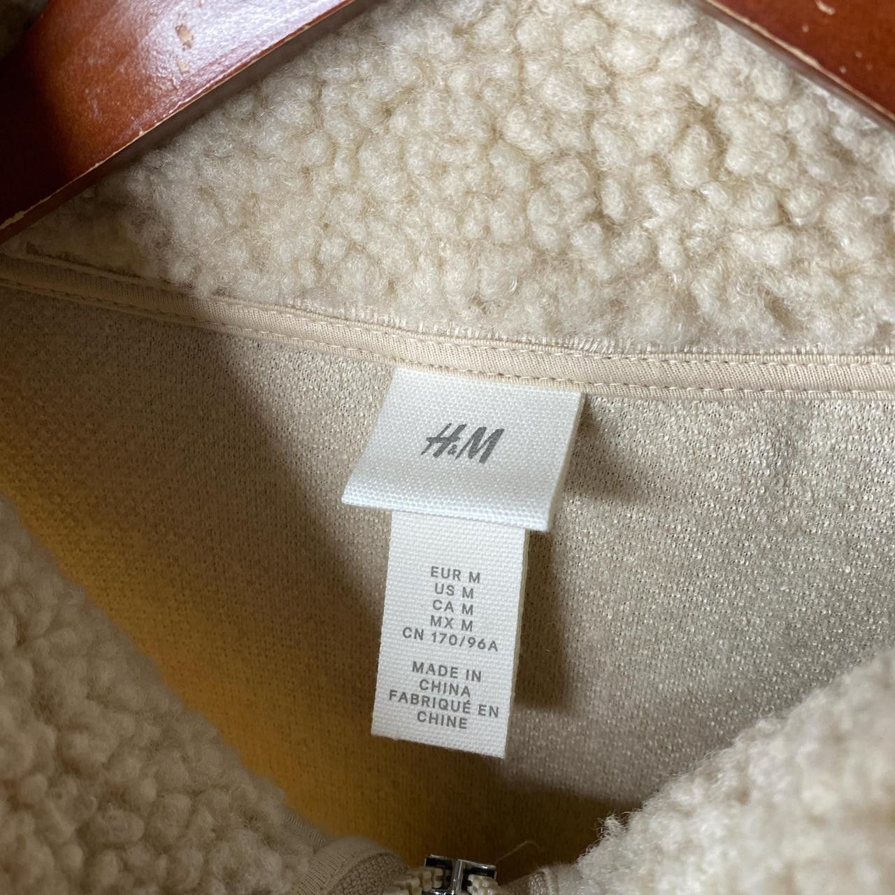 H&M Cream fleece jacket with pockets size medium Size US M / EU 48-50 / 2 - 4 Thumbnail