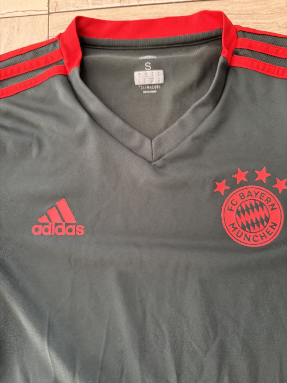 Adidas BAYERN MUNICH PRACTICE JERSEY Size US S / EU 44-46 / 1 - 3 Thumbnail