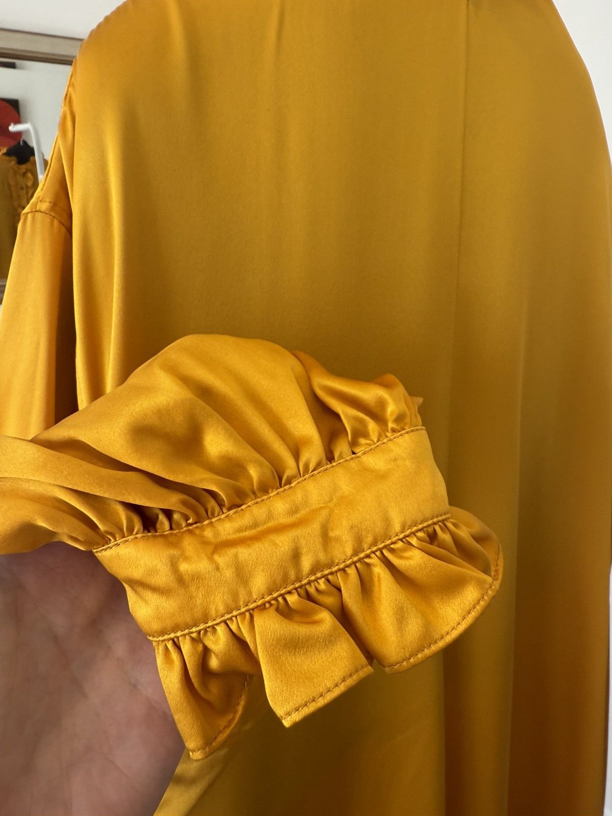 Saint Laurent Paris SS22 Saint Laurent Victorian Gold Silk Cape Size US M / EU 48-50 / 2 - 9 Thumbnail