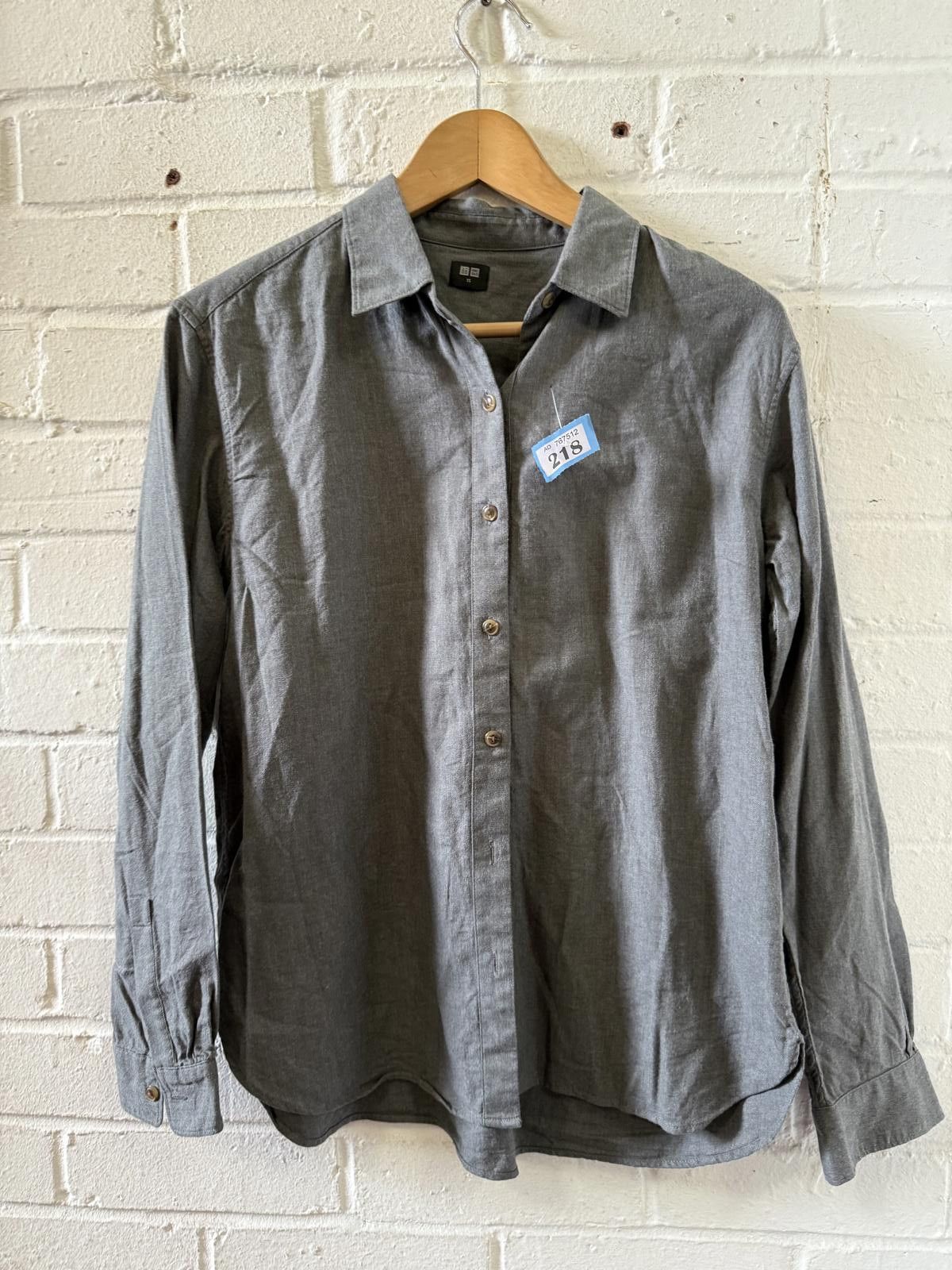 Uniqlo Uniqlo Women's Long Sleeve Gray Shirt XS Size US XS / EU 42 / 0 - 1 Thumbnail