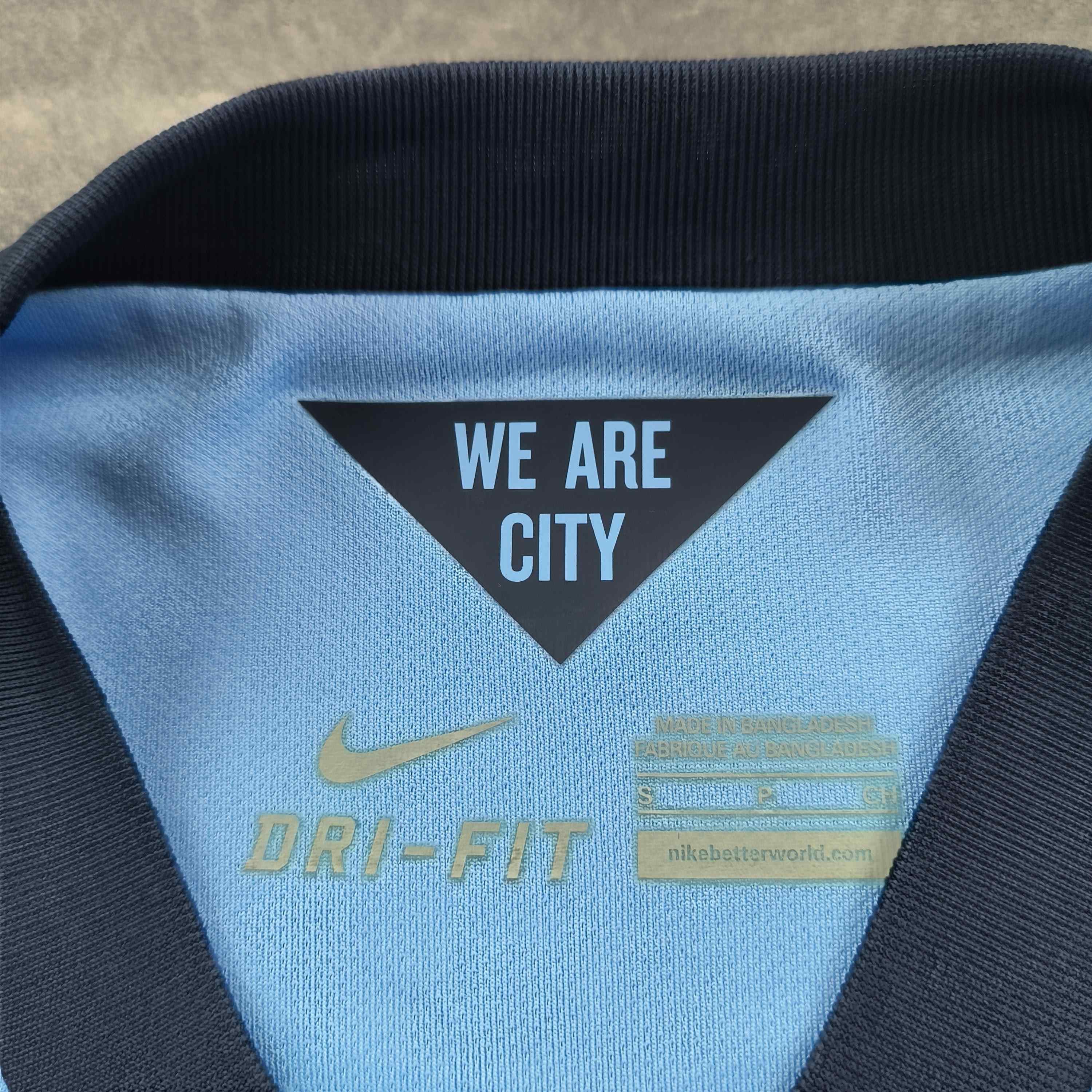 Nike Manchester City 2014-15 Nike home Kompany football jersey S Size US S / EU 44-46 / 1 - 5 Thumbnail