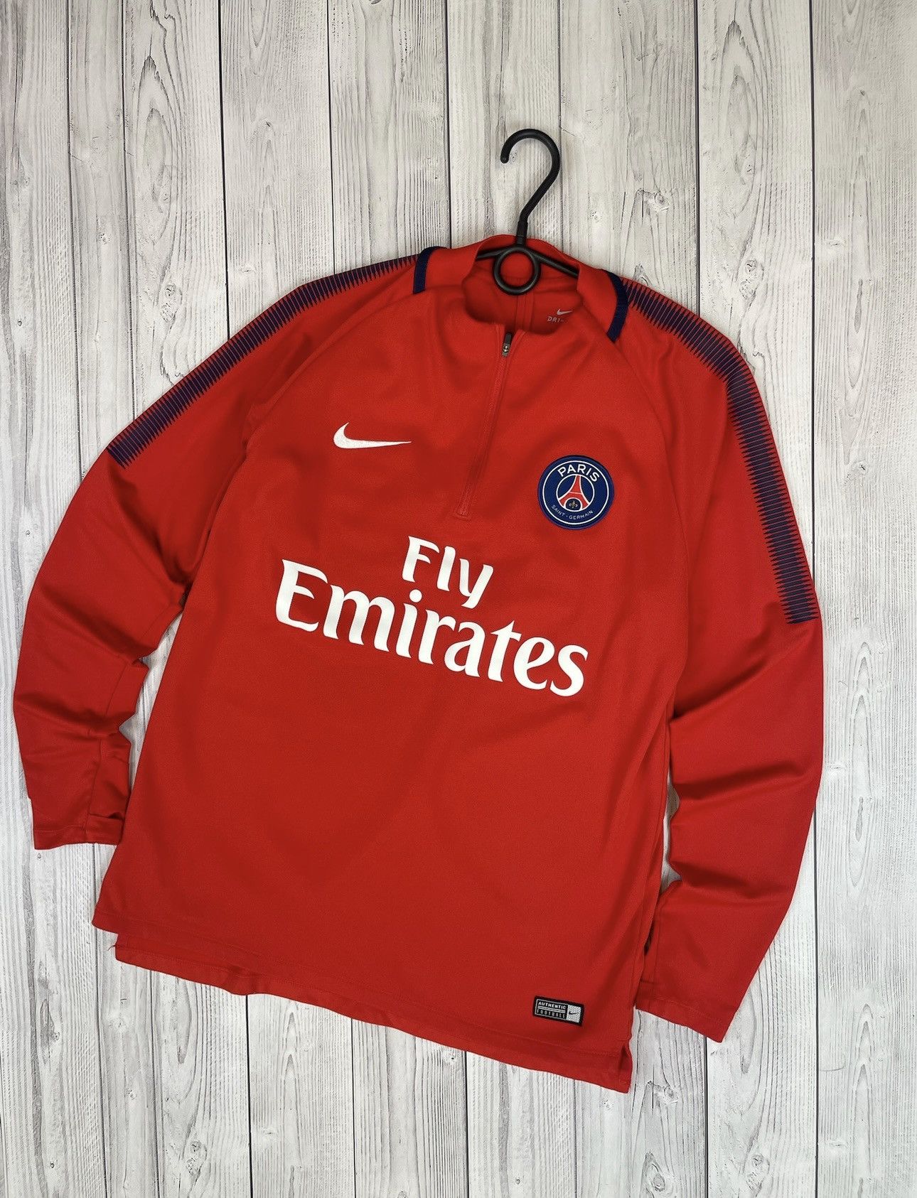 Nike Vintage nike PSG soccer jersey sweatshirt size L red rare Size US L / EU 52-54 / 3 - 1 Thumbnail