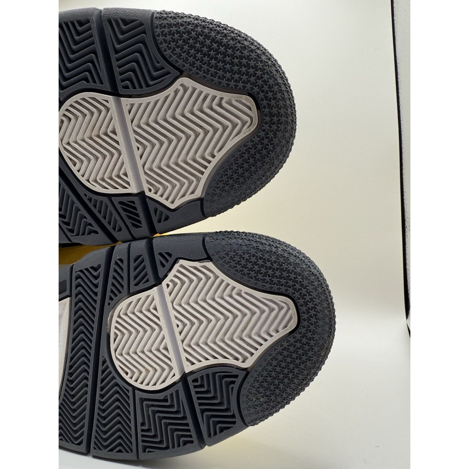 Jordan Brand Size 13 - Jordan 4 Retro Mid Lightning Size US 13 / EU 46 - 6 Thumbnail