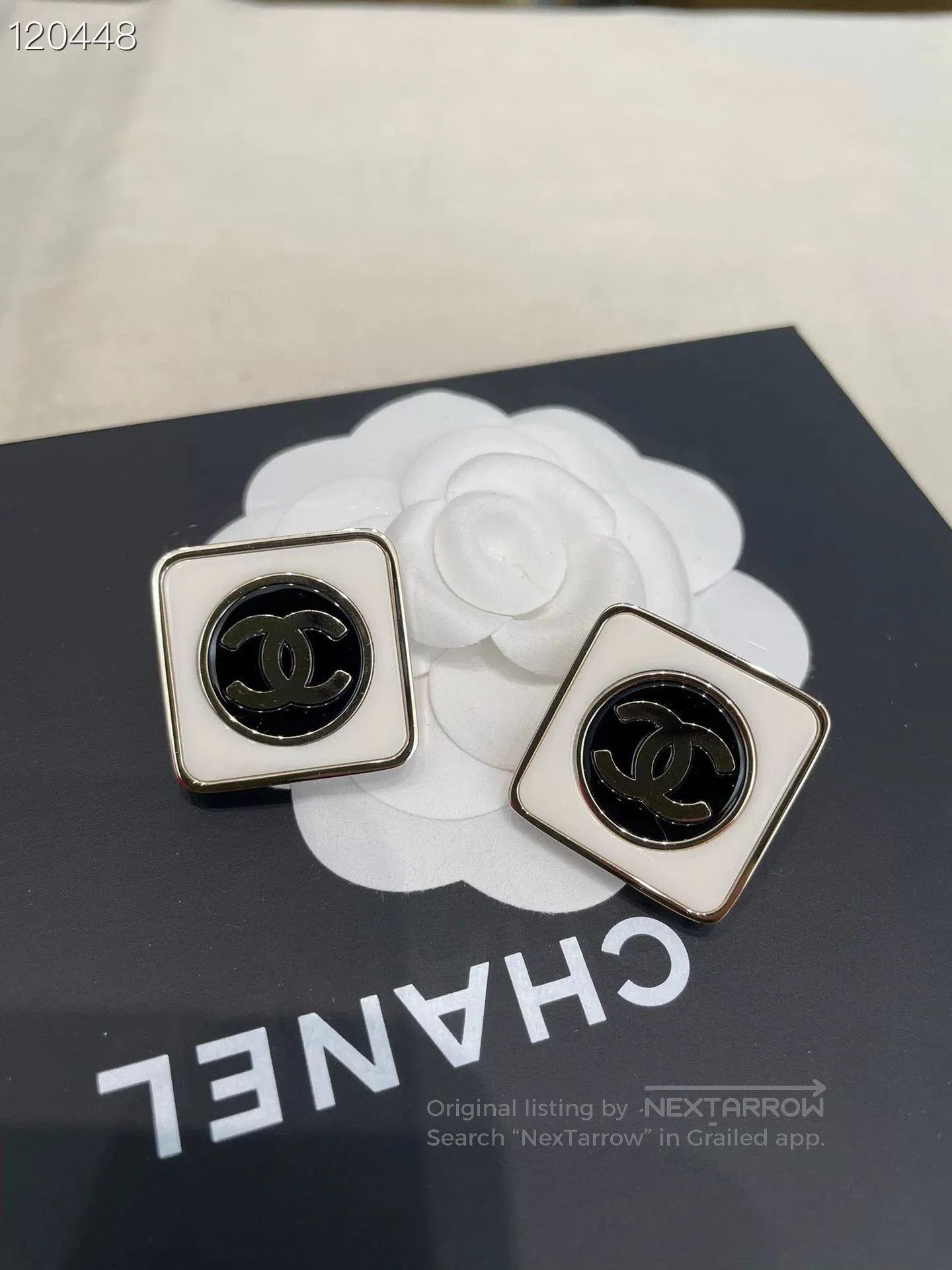 Chanel Chanel 23C White Square Black Round Earrings. Size ONE SIZE - 1 Thumbnail