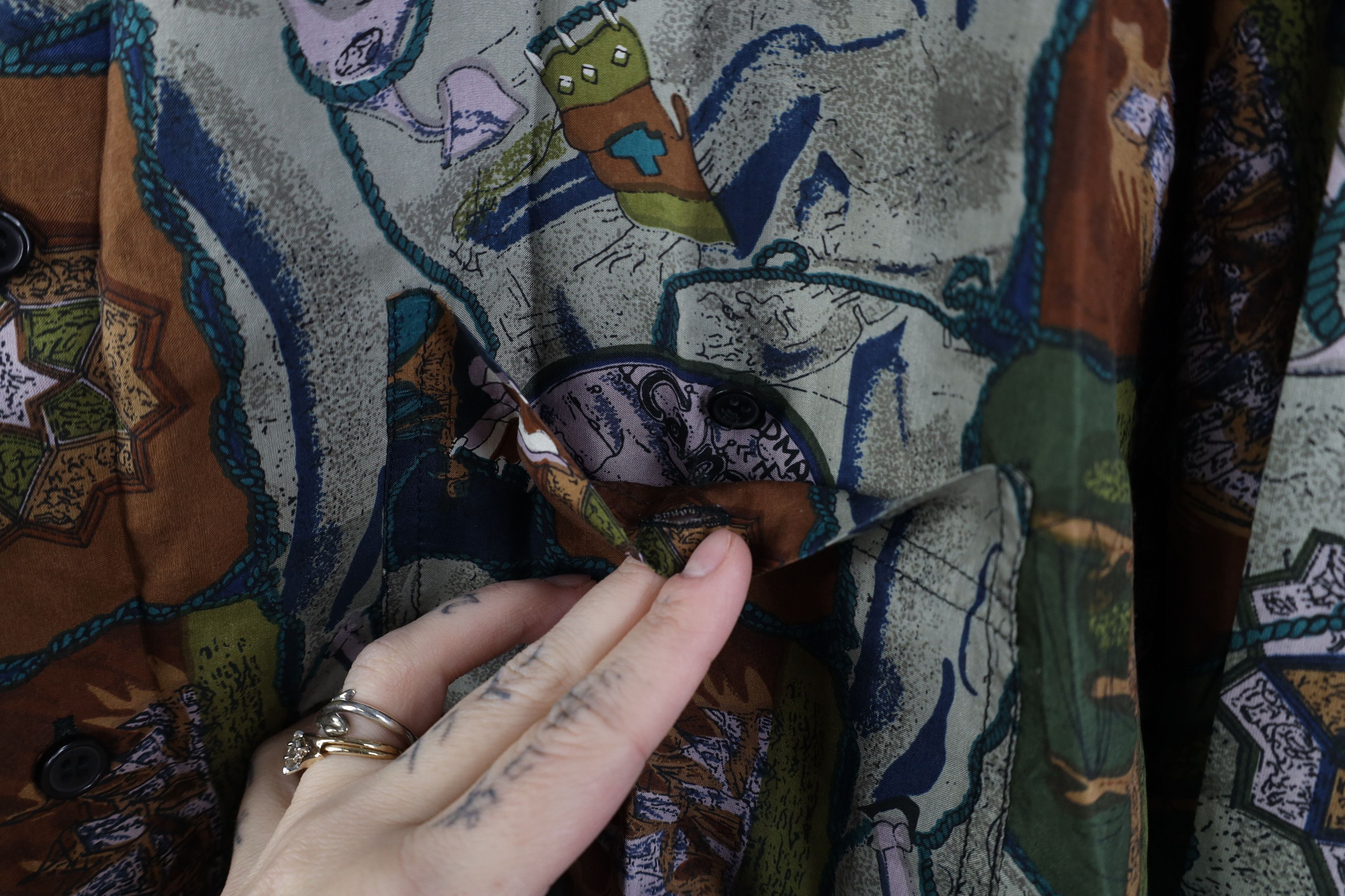 Vintage Vintage 90s Streetwear Boat Silk Collared Button Shirt Size US M / EU 48-50 / 2 - 6 Thumbnail