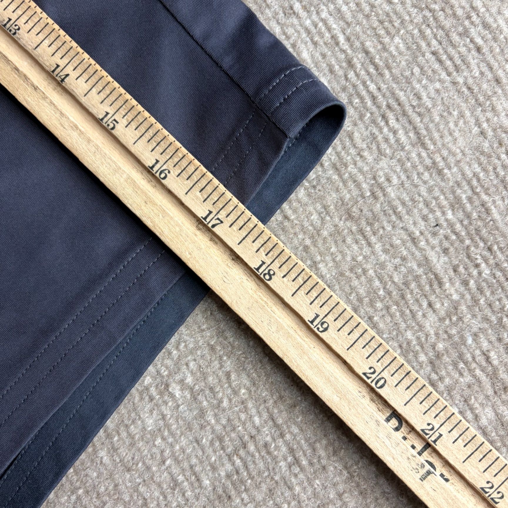 Rhone Rhone Shorts 33 Blue Solid Chino 7" Commuter Shirt? Size US 33 - 3 Thumbnail