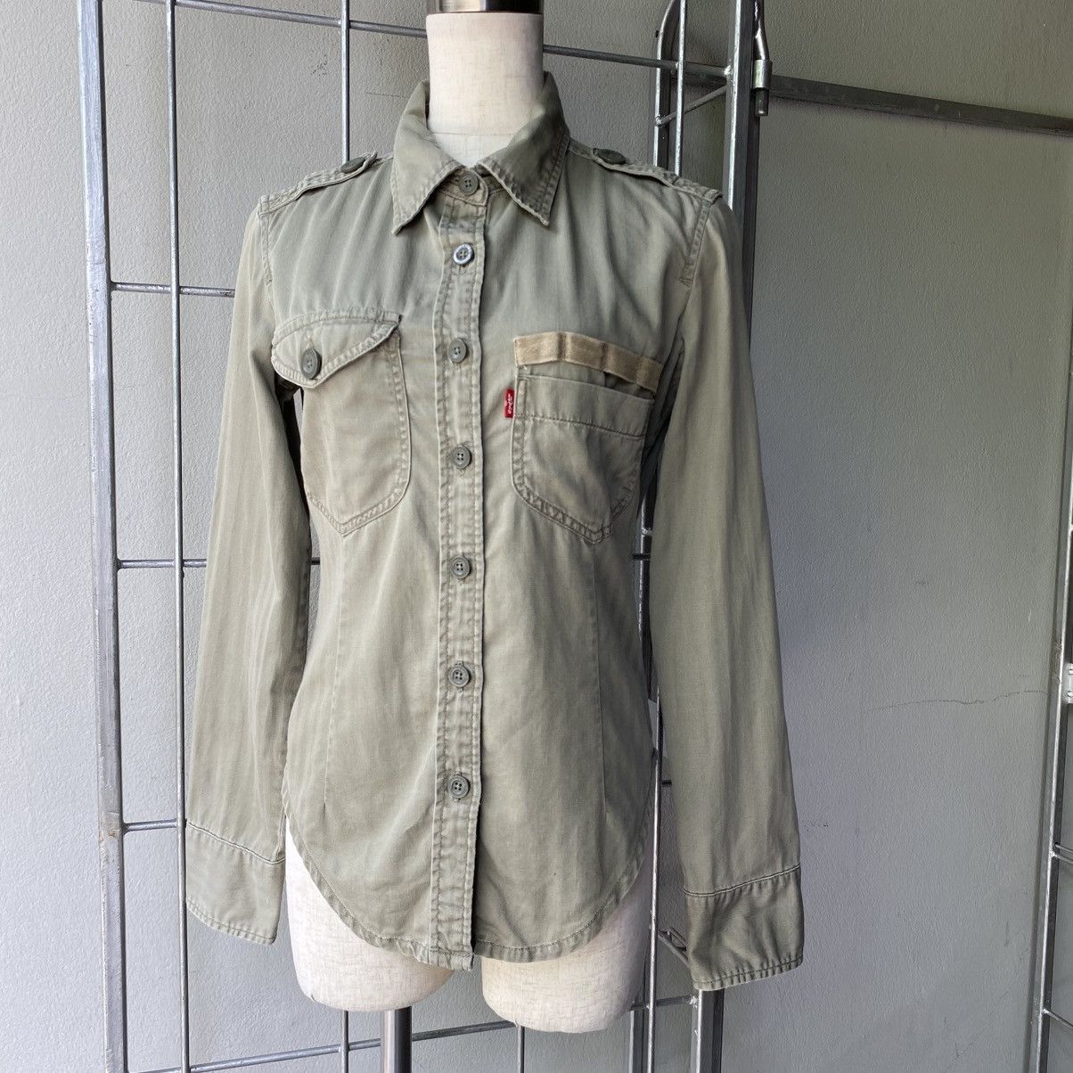 Levi's Levi's Vintage Military Style Button-Up Shirt Size S / US 4 / IT 40 - 20 Thumbnail