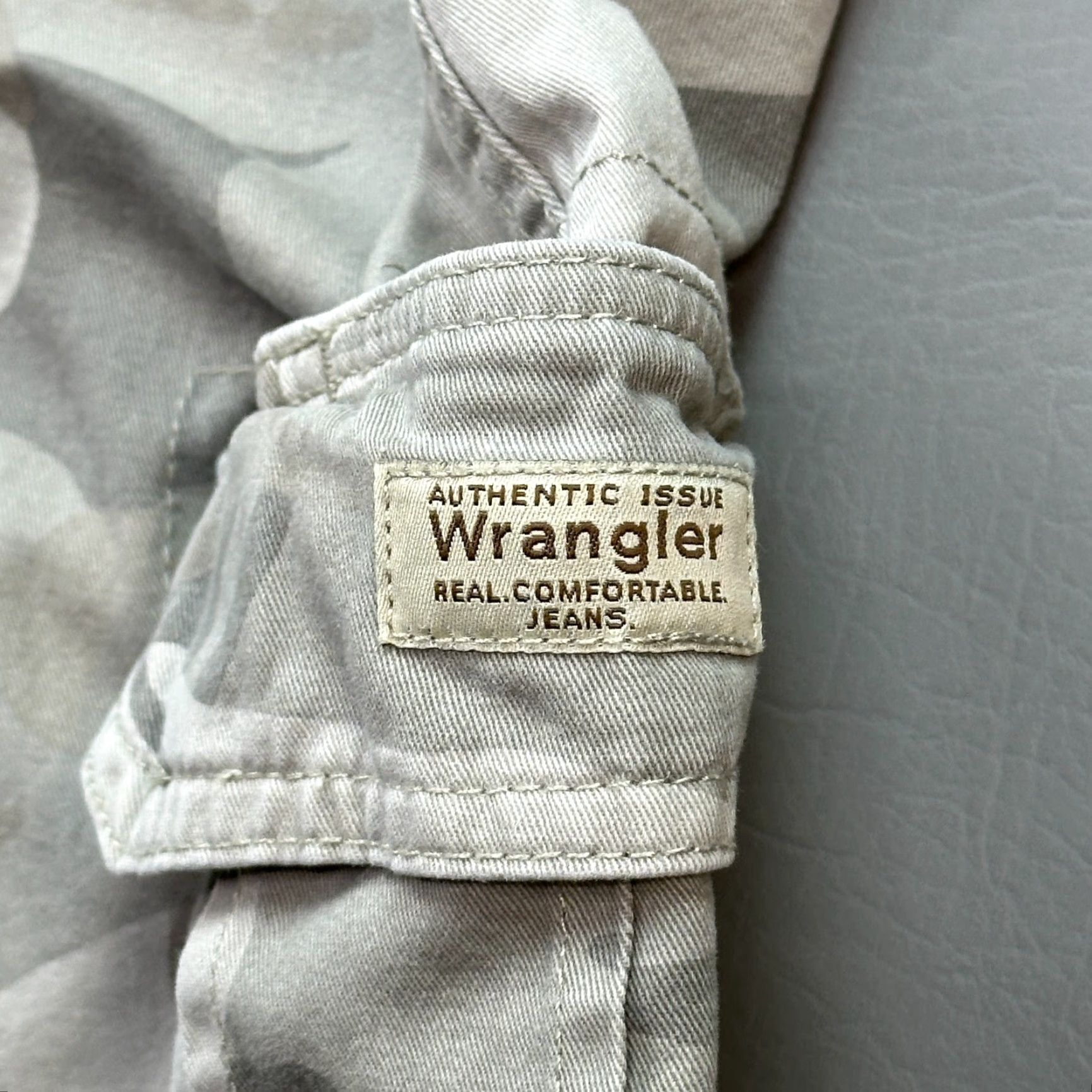 Wrangler VINTAGE Wrangler Shorts Mens 42 Beige Camouflage Cargo Work Wear Outdoor Casual Size US 42 / EU 58 - 4 Thumbnail