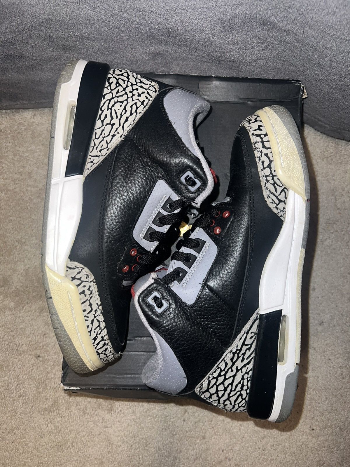 Jordan Brand Black cement 3 (GS) (2011) Size US 6.5 / EU 39-40 - 3 Thumbnail