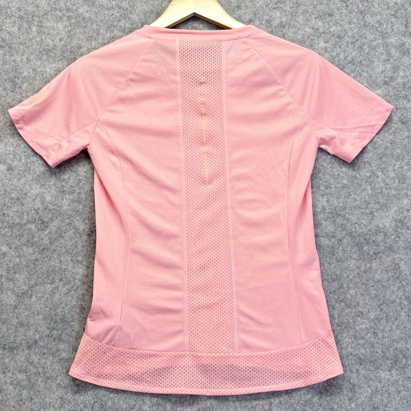 Adidas Adidas T Shirt Primeblue Pink Women’s XS New with Defects Small Pull/Snag Front & Arm Areas Ventless? Size M / US 6-8 / IT 42-44 - 2 Thumbnail