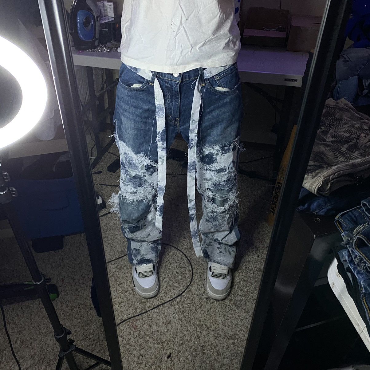 Other Floral Slasher Jeans Size US 33 - 6 Thumbnail