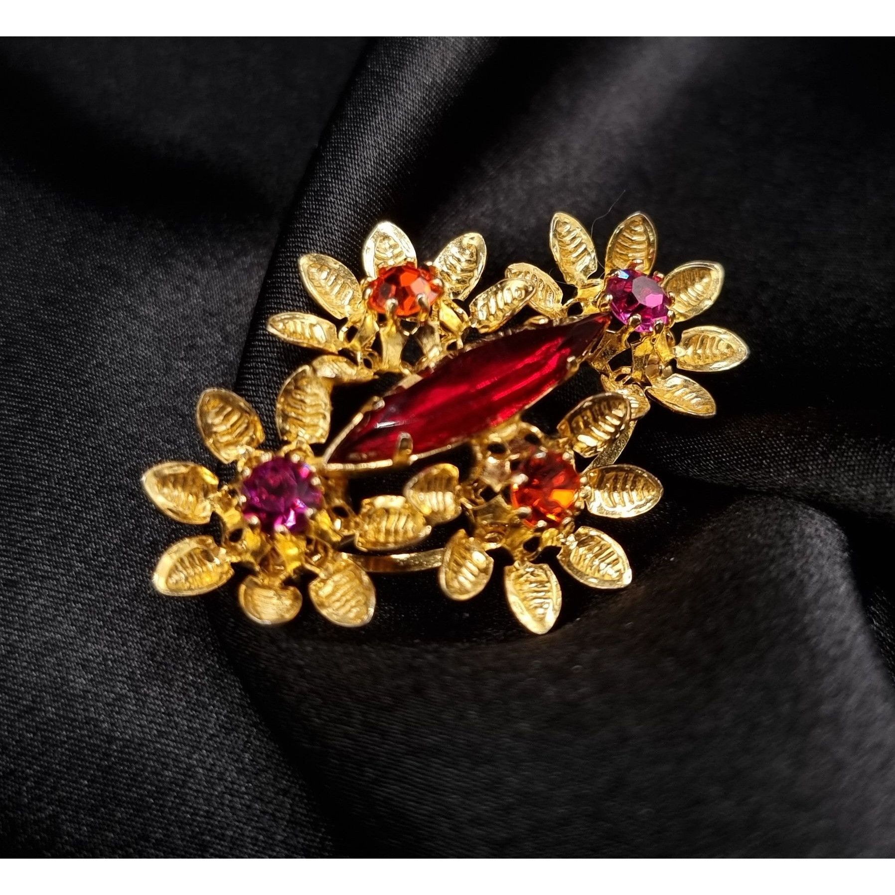 Vintage Vintage 1960's Austria Signed Red & Gold Floral Brooch With Size ONE SIZE - 1 Thumbnail