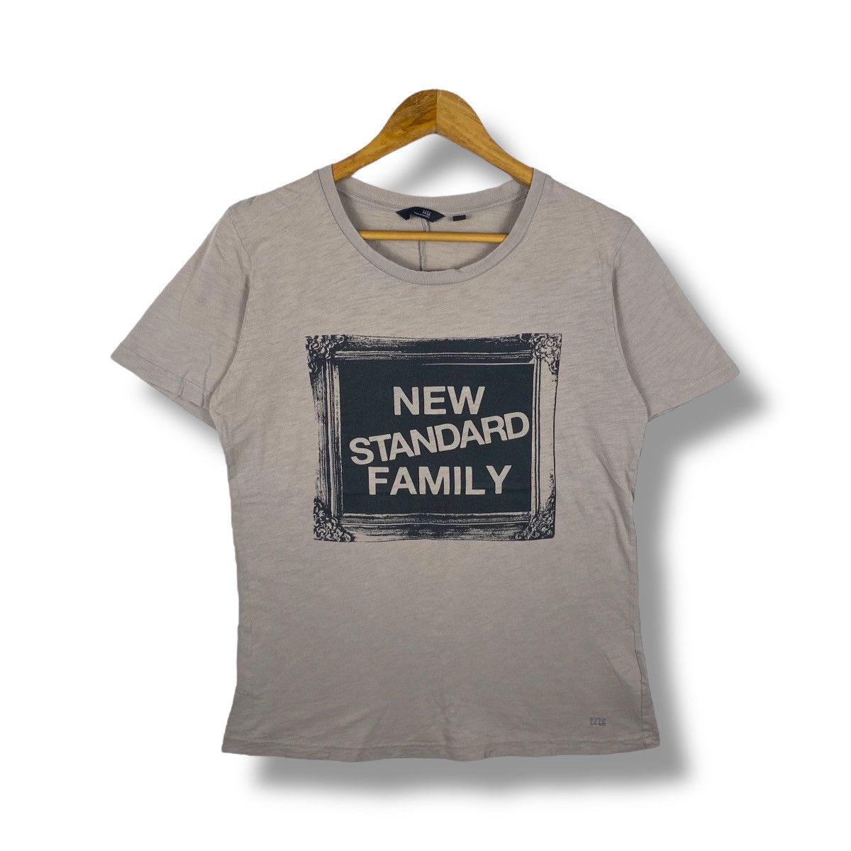 Japanese Brand × Undercover Uniqlo Undercover NEW STANDARD FAMILY Graphic Tee Medium Size M / US 6-8 / IT 42-44 - 1 Thumbnail