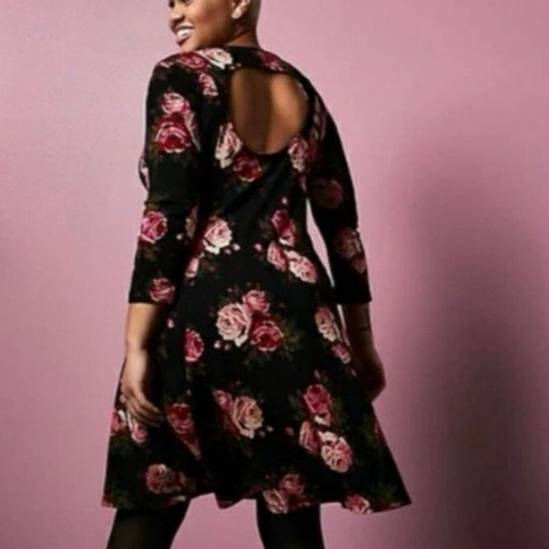 Betsey Johnson Betsey Johnson Black Floral Rose Fit n Flare Jersey Dress 4X Size 4XL / US 24-26 - 2 Thumbnail