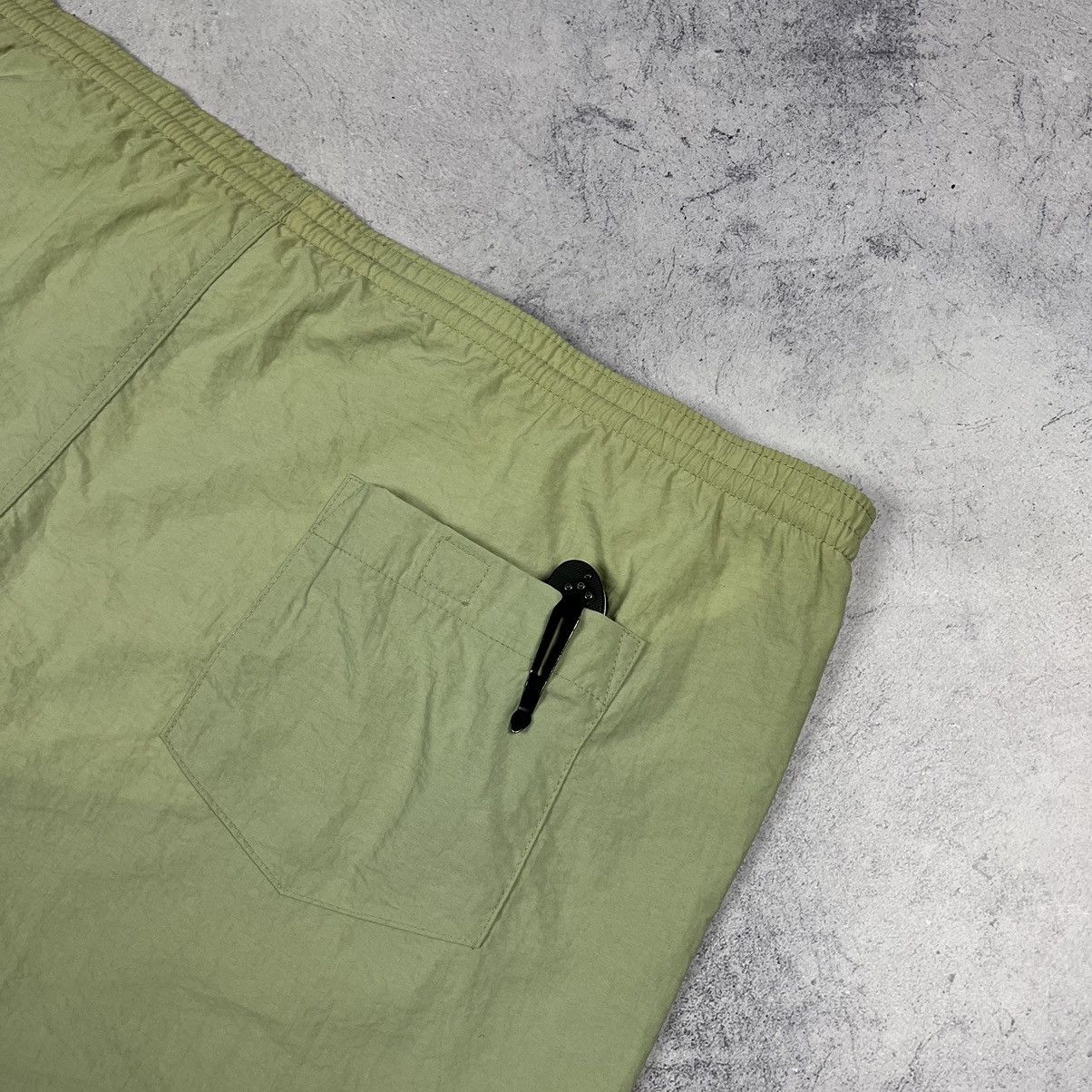 Nike Vintage Nike y2k swoosh nylon shorts 90’s Size US 34 / EU 50 - 11 Thumbnail