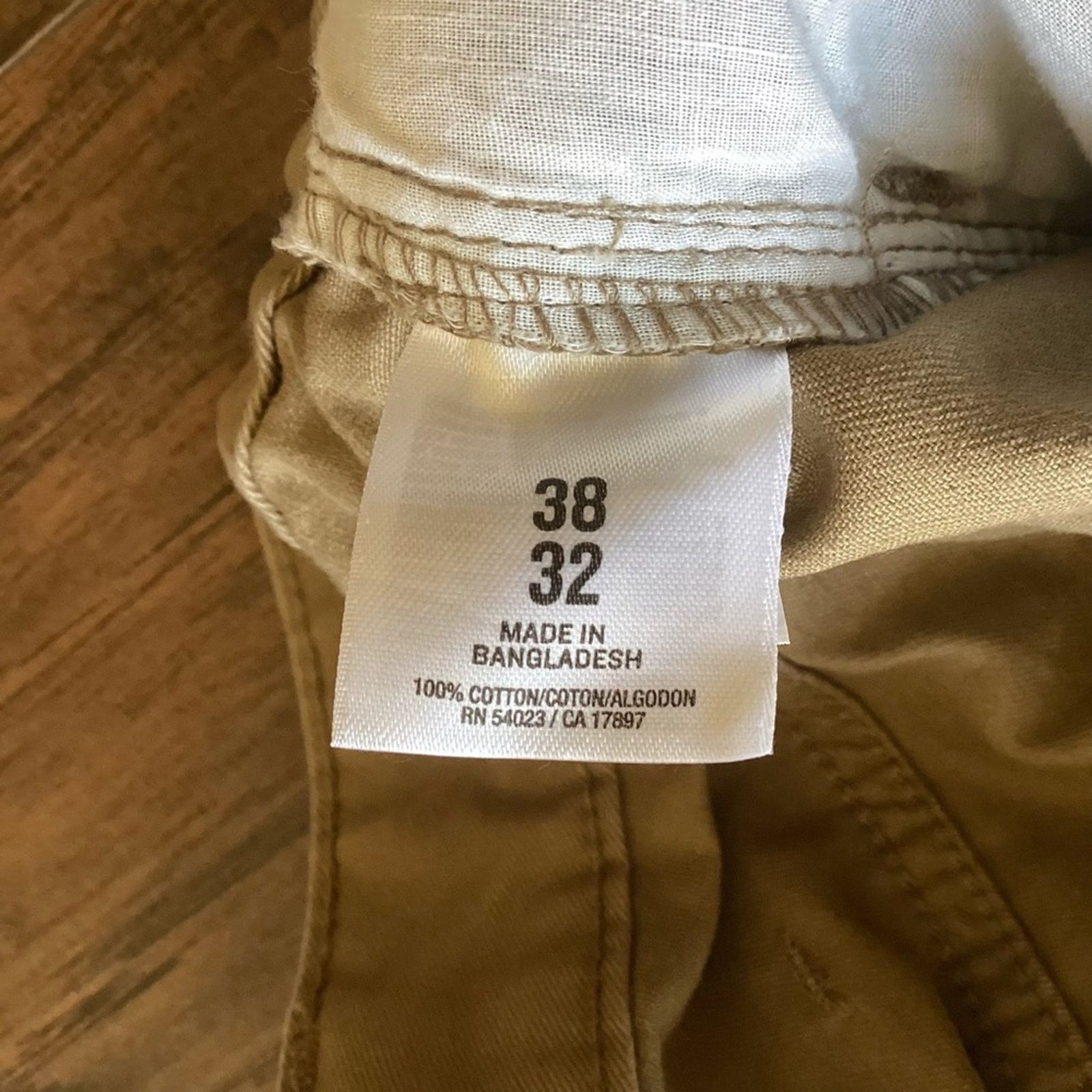 Old Navy Old Navy Khaki Pants, 38x32 Size US 38 / EU 54 - 4 Thumbnail