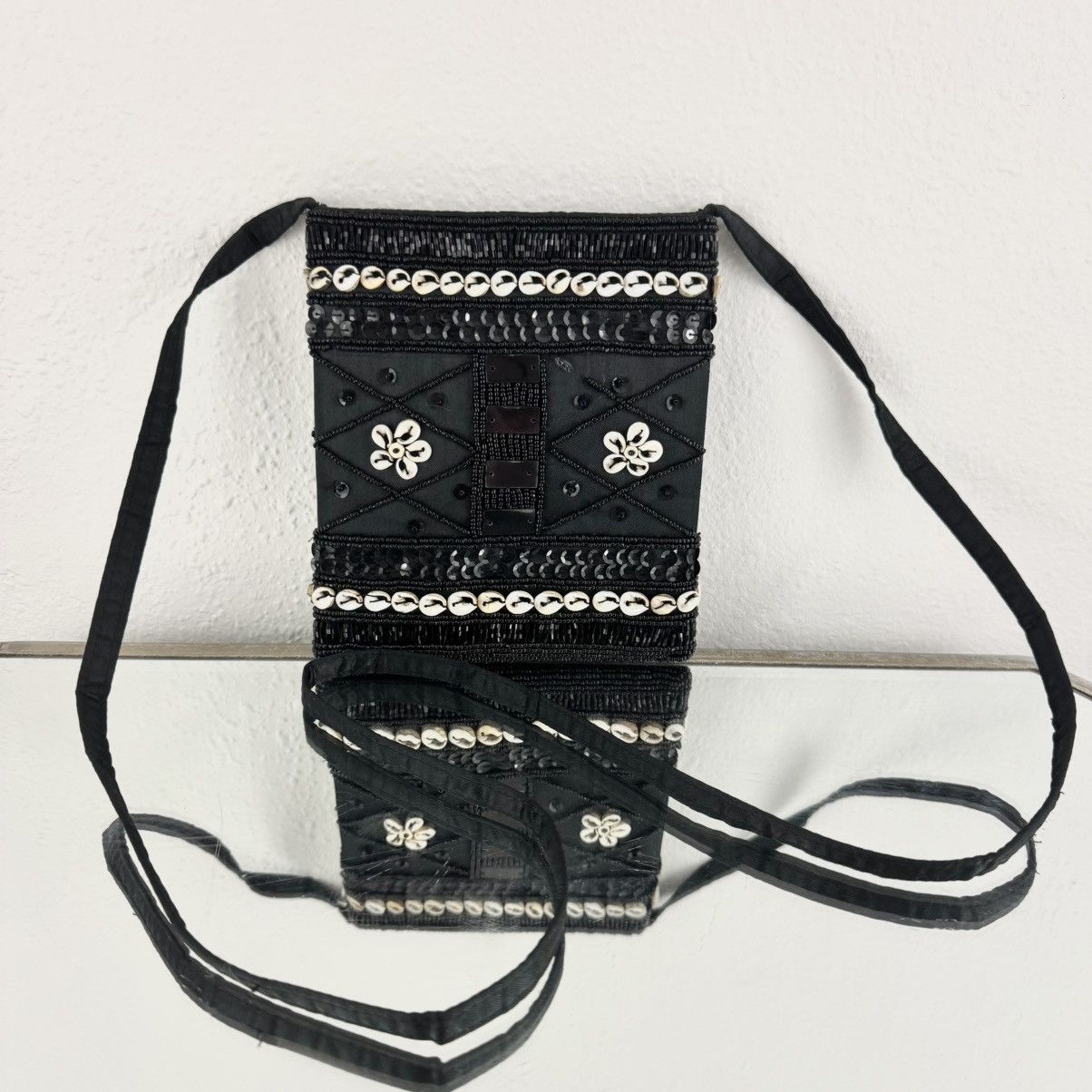 Vintage Vintage 90s Black Beaded Seashell Art Deco Crossbody Purse Size ONE SIZE - 3 Thumbnail