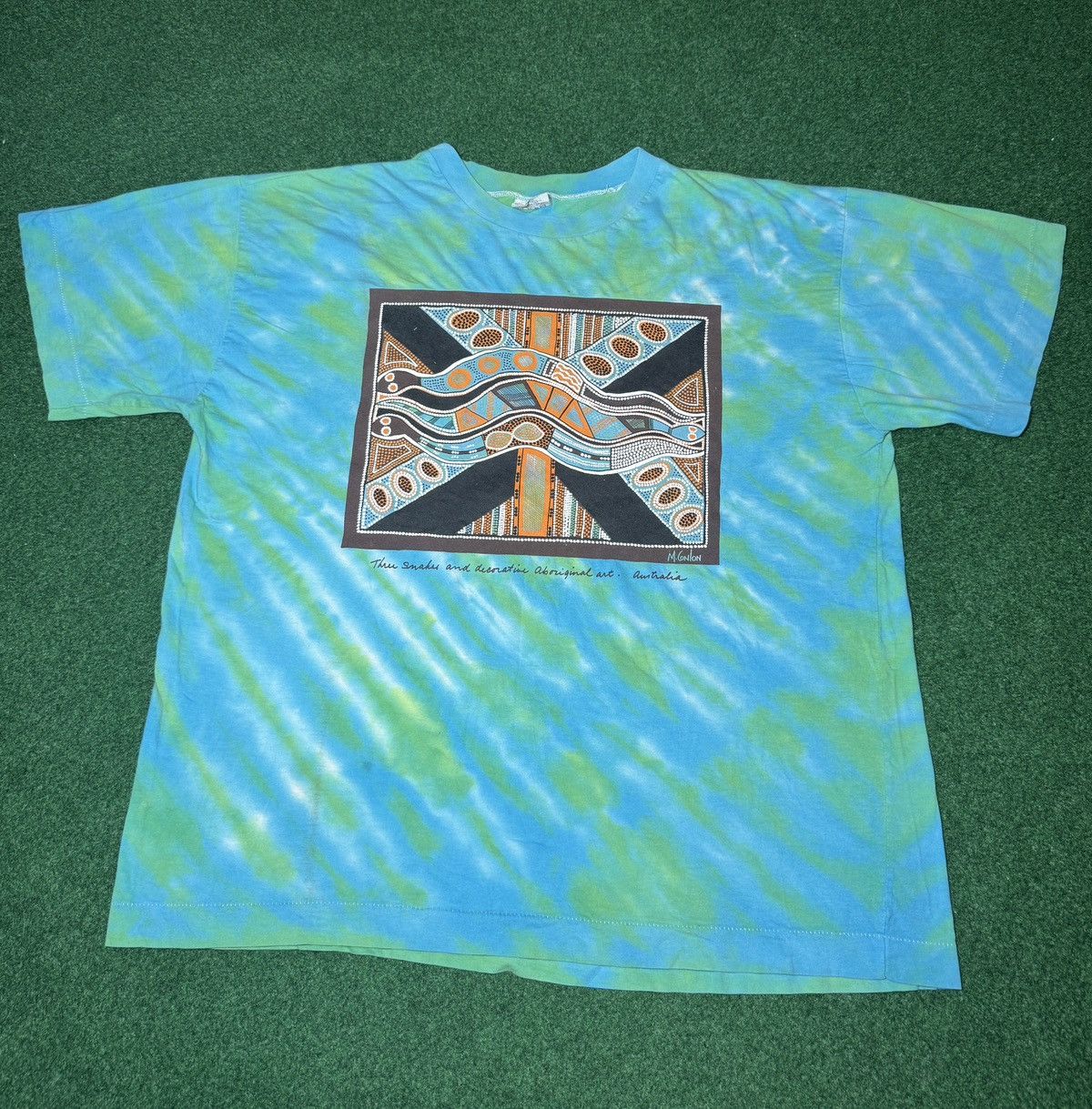 Vintage Vintage 90s Gooses Australia Aboriginal Snake Art T Shirt Size US XL / EU 56 / 4 - 1 Thumbnail