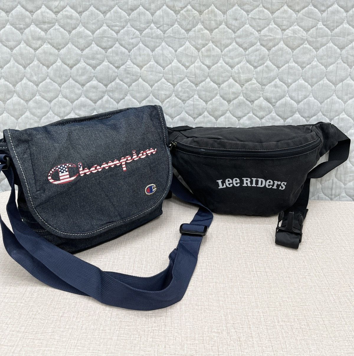 Champion × Lee 🔥🔥🔥STEALS CHAMPION & LEE RIDERS BAG Size ONE SIZE - 1 Thumbnail