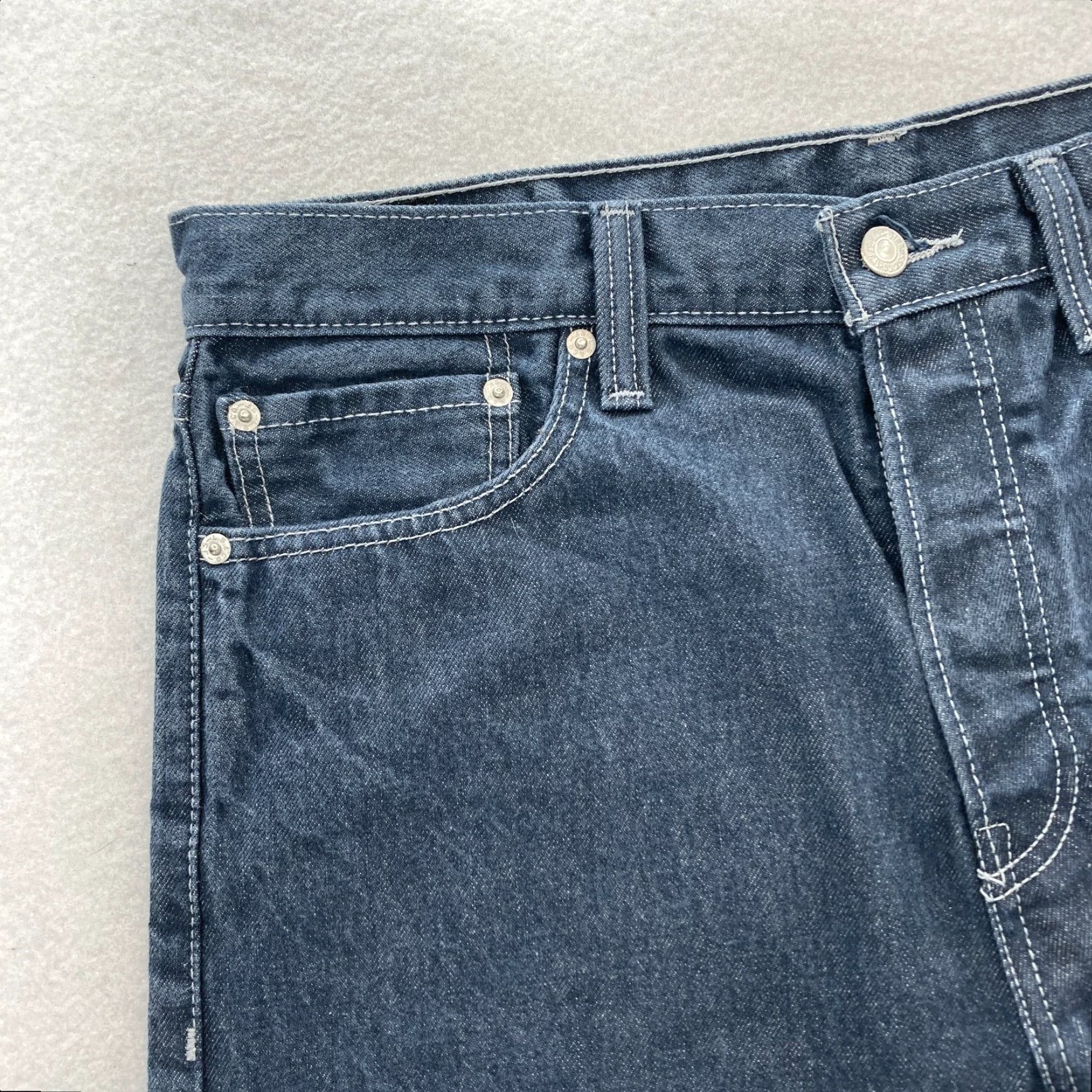 Levi's Levi's 562 Jeans Mens 33x27 Dark Wash Blue Denim Button Fly Straight 90s USA Cowboy Relaxed Fit Size US 33 - 3 Thumbnail