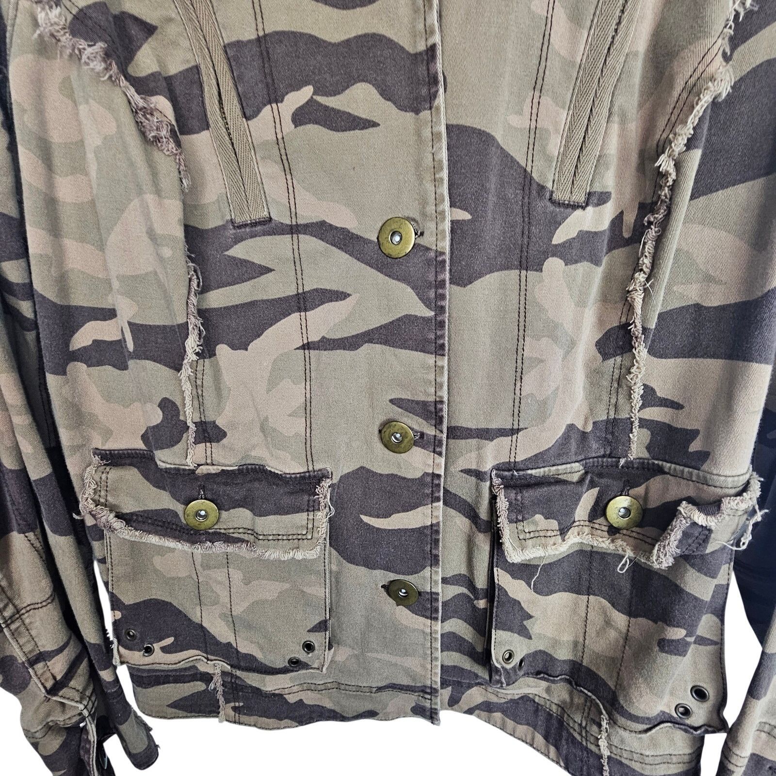 Corridor Torrid Womens Y2K Camo Sequin Embroidered Floral Jacket 3X Size 3XL / US 20-22 - 3 Thumbnail