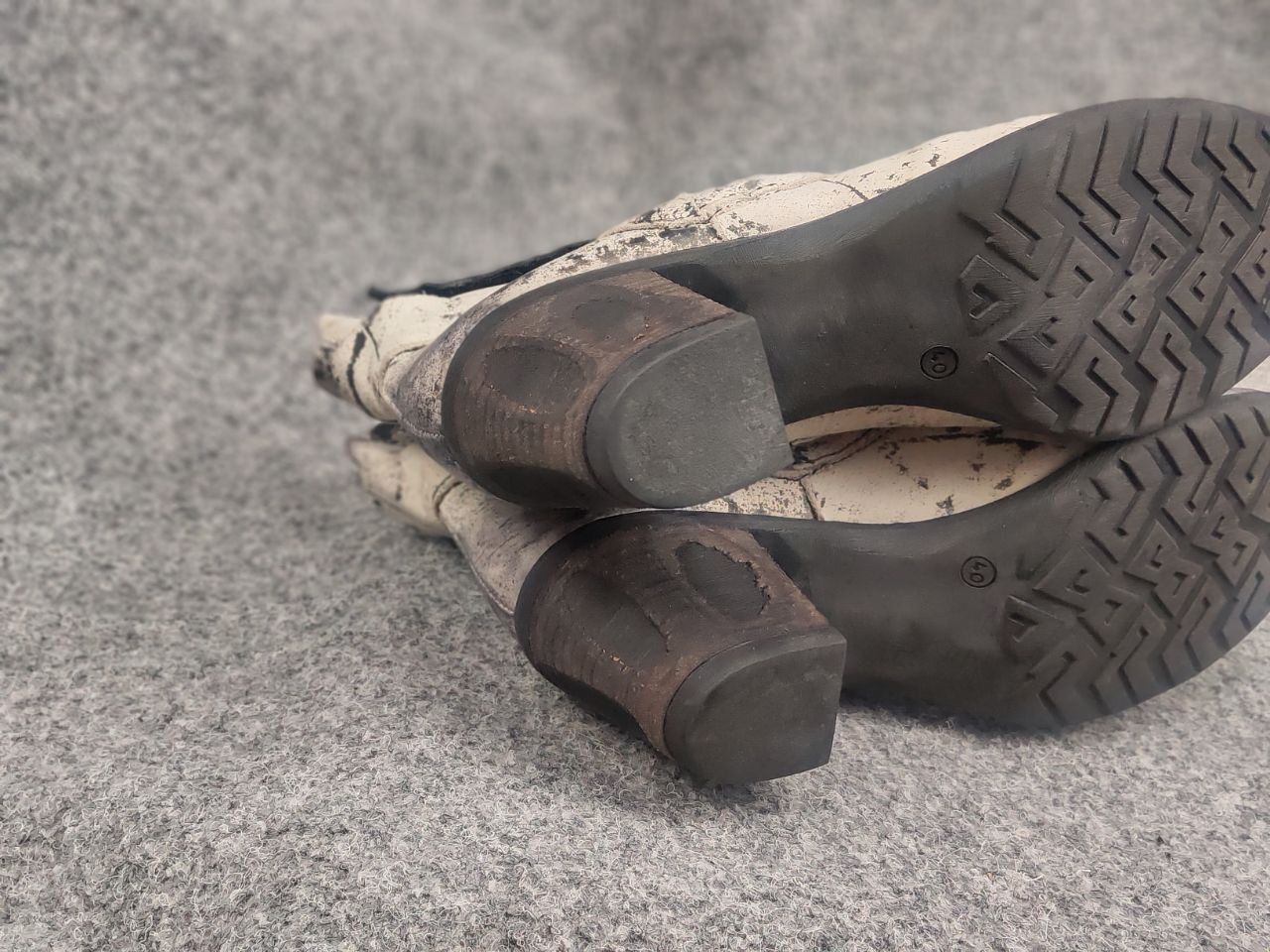 If Six Was Nine Vintage Papucei leather Ankle boots aged Ann MA+ guidi style Size US 10 / IT 40 - 12 Thumbnail