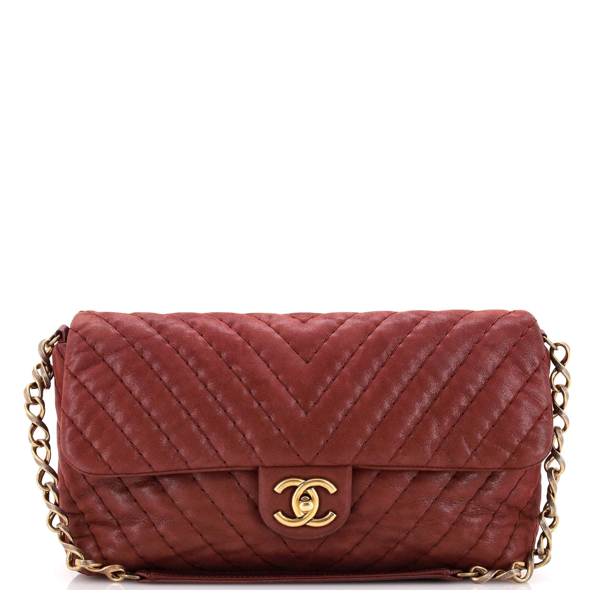 Chanel Surpique Chevron Flap Bag Size ONE SIZE - 1 Thumbnail