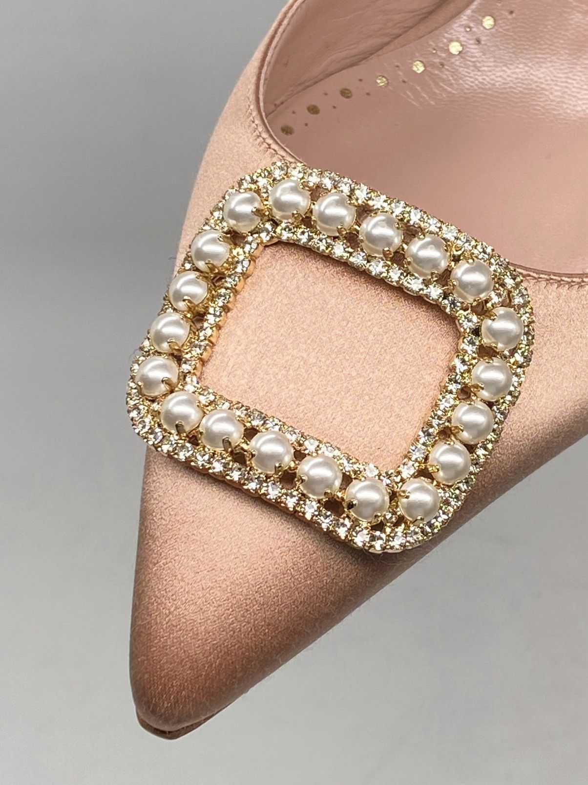 Manolo Blahnik Manolo Blahnik Fabetamu 70 Embellished Satin Mules size 37 Size US 7 / IT 37 - 10 Thumbnail