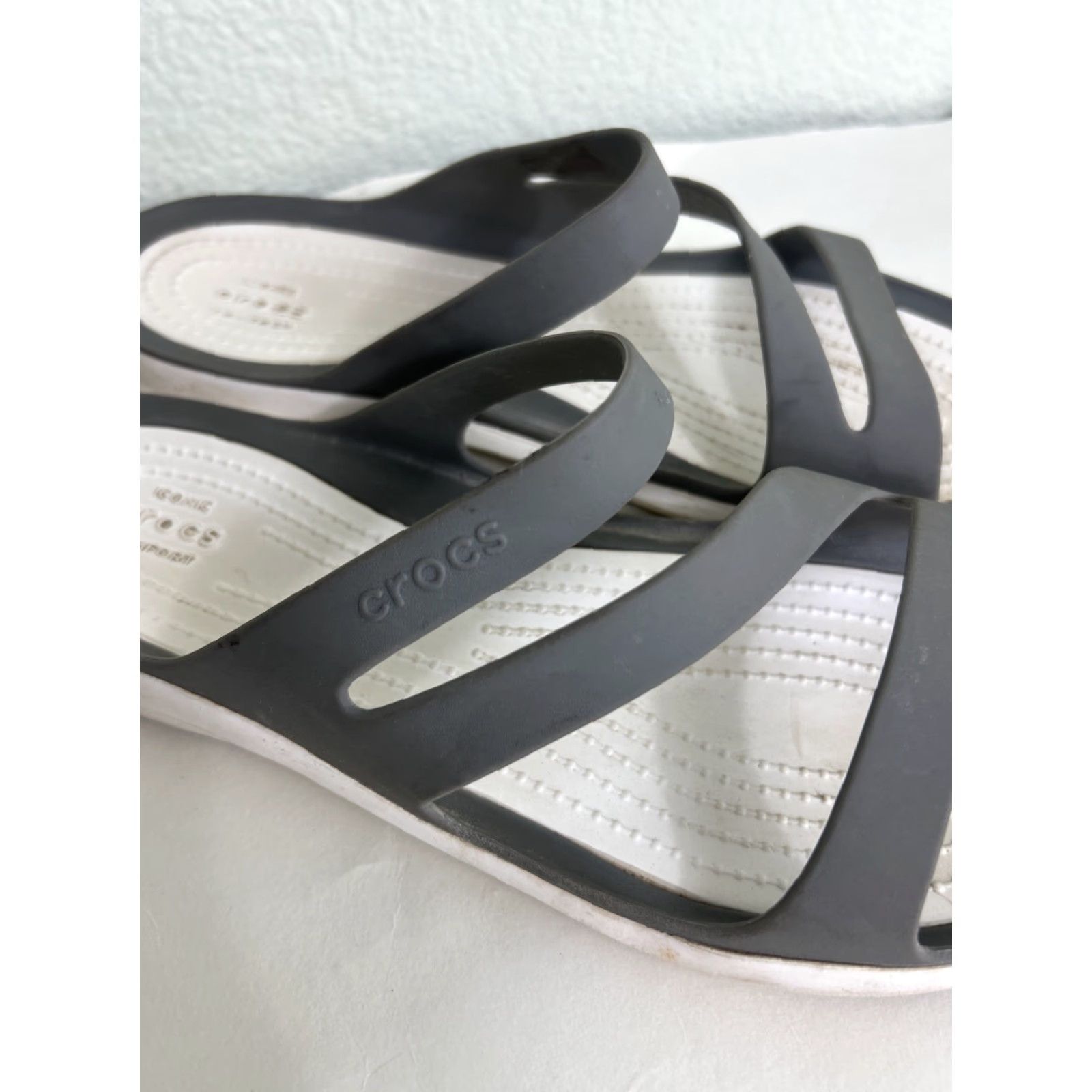 Crocs Crocs Sandals Womens 10 Swiftwater Iconic Comfort Slip On Gray White Beach Casual Outdoor Beach Womens Size US 10 / IT 40 - 3 Thumbnail