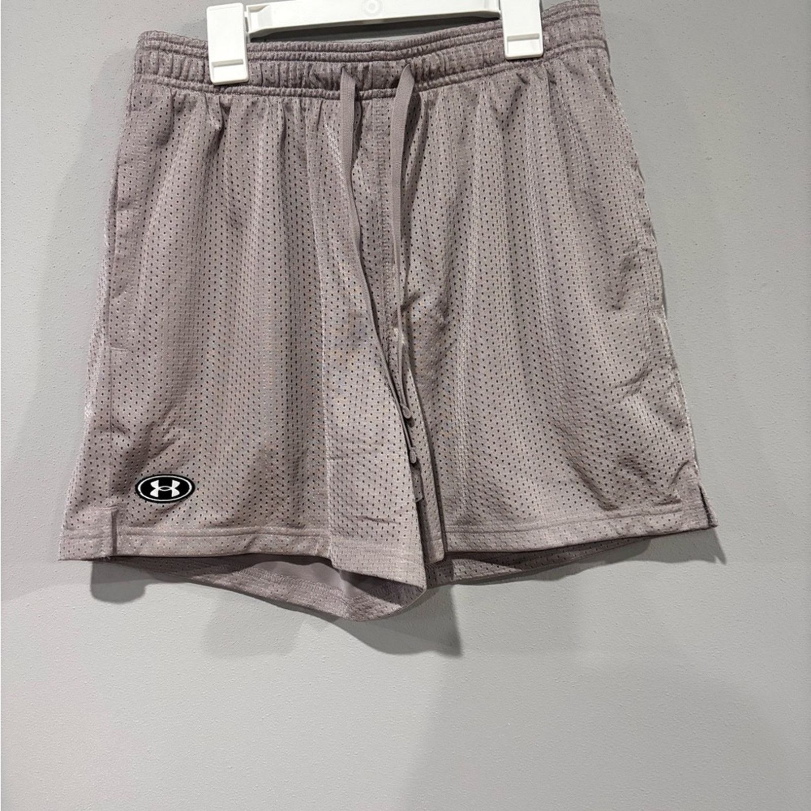 Under Armour Under Armour Men's Gray Shorts Size Medium Size US 34 / EU 50 - 1 Thumbnail