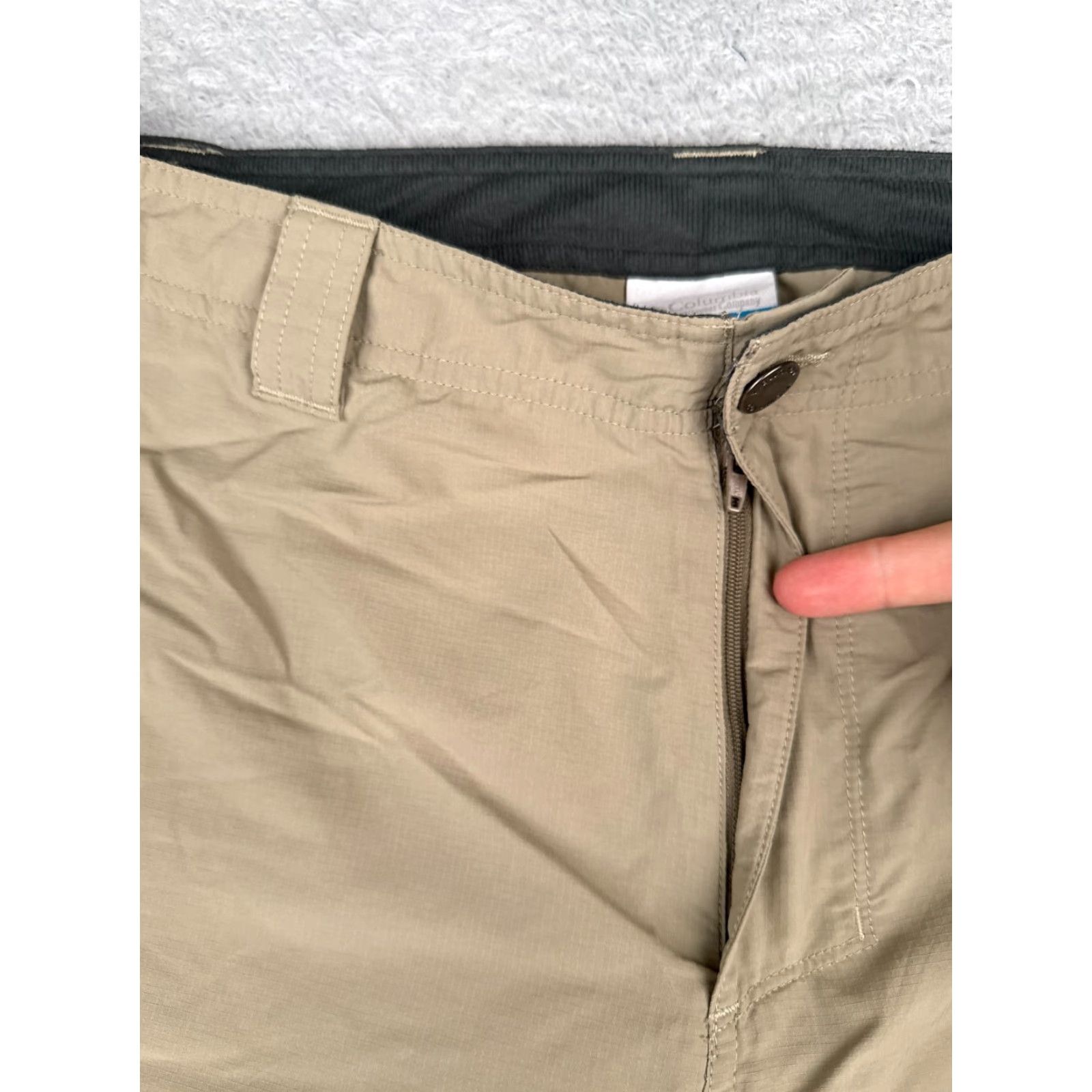 Vintage Columbia Shorts Mens 36 Beige Cargo Nylon Rip-Stop 36x10 Size US 36 / EU 52 - 6 Thumbnail