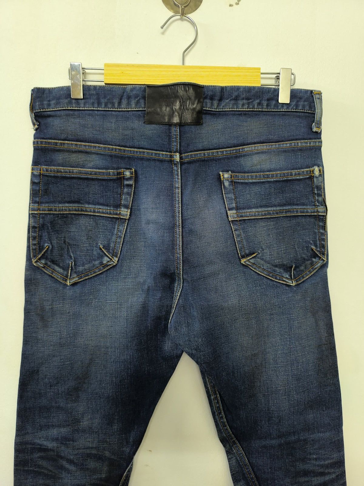 Isamu Katayama Backlash Isamu Katayama Backlash Skinny Dirty Jeans Size US 33 - 7 Thumbnail