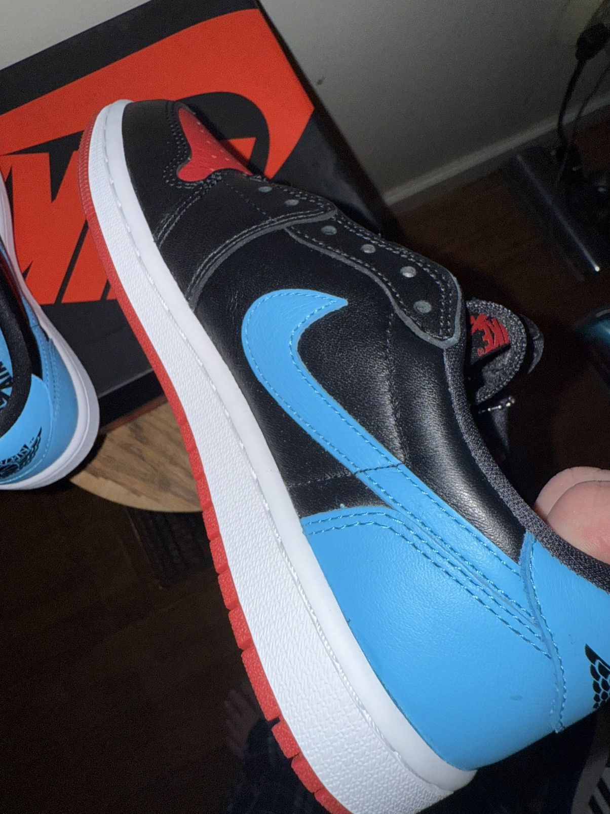 Nike NEW Nike Air Jordan 1 Retro Low UNC to CHICAGO 7w/5.5m w/Box Size US 7 / IT 37 - 15 Thumbnail