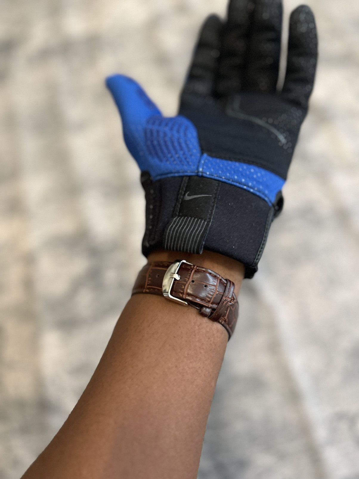 Vintage Vintage 90s vintage quiet luxury brown leather gold watch Size ONE SIZE - 7 Thumbnail